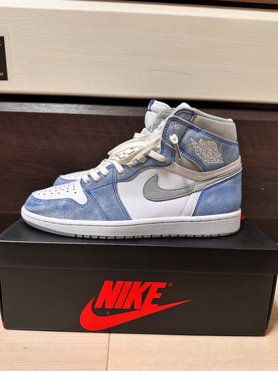 Nike Air Jordan 1 High OG "Hyper Royal"