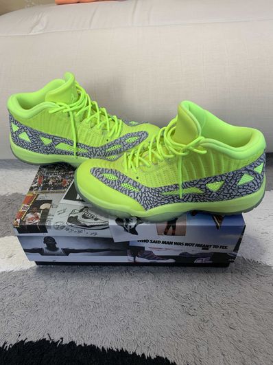 NIKE AIR JORDAN 11 RETRO LOW IE VOLT