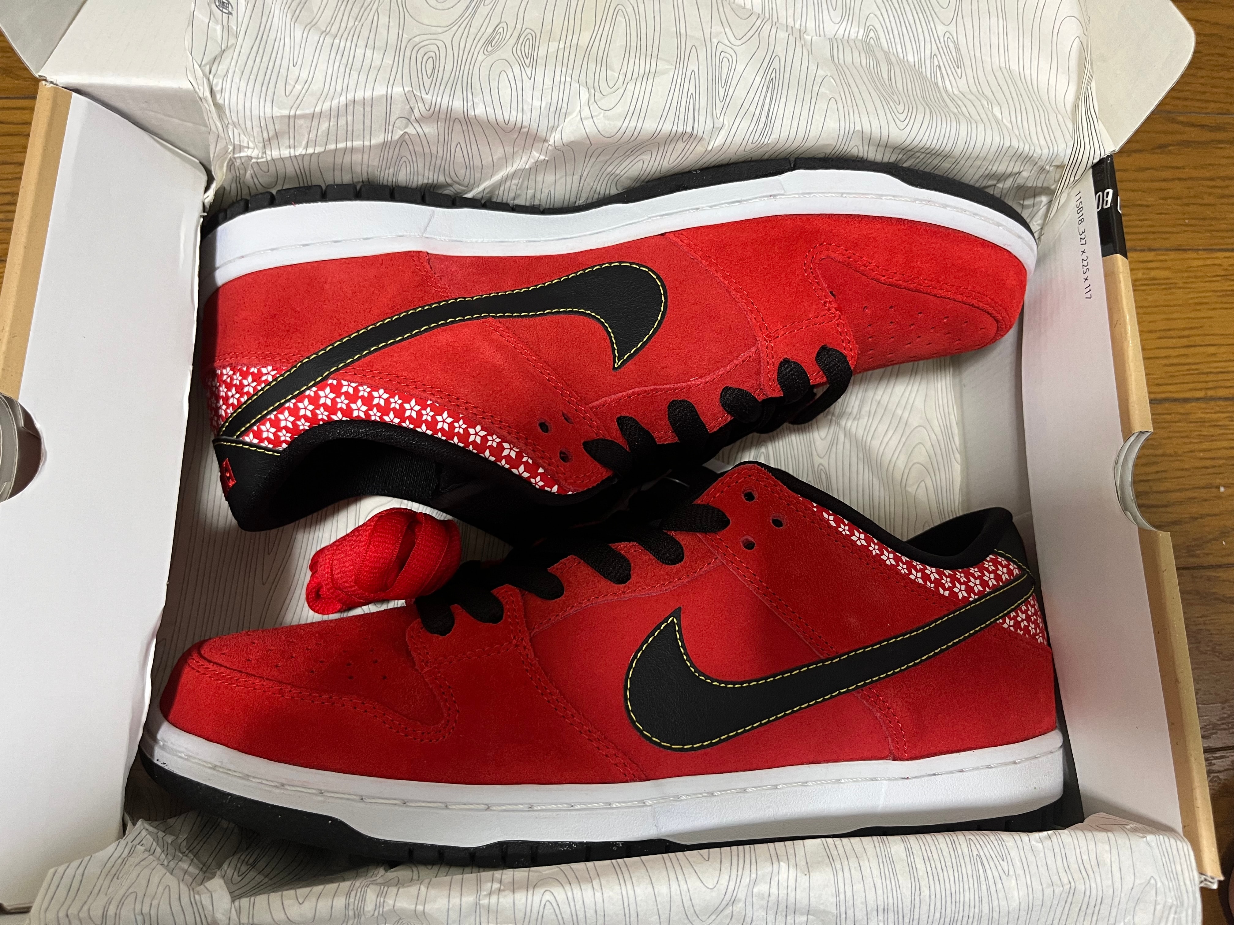 Nike SB Dunk Low "Red Firecracker"