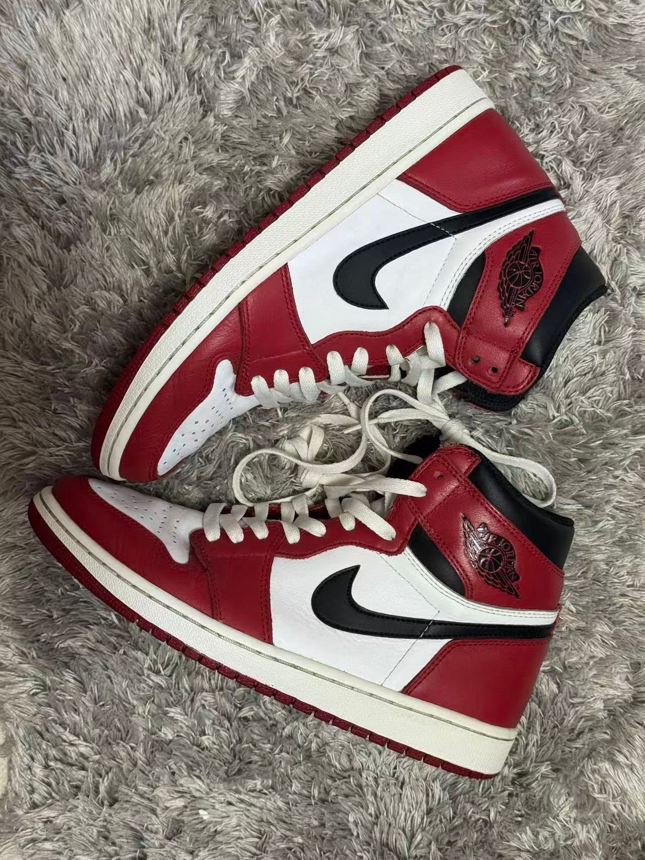 Nike Air Jordan 1 Retro High "Chicago" (2015)
