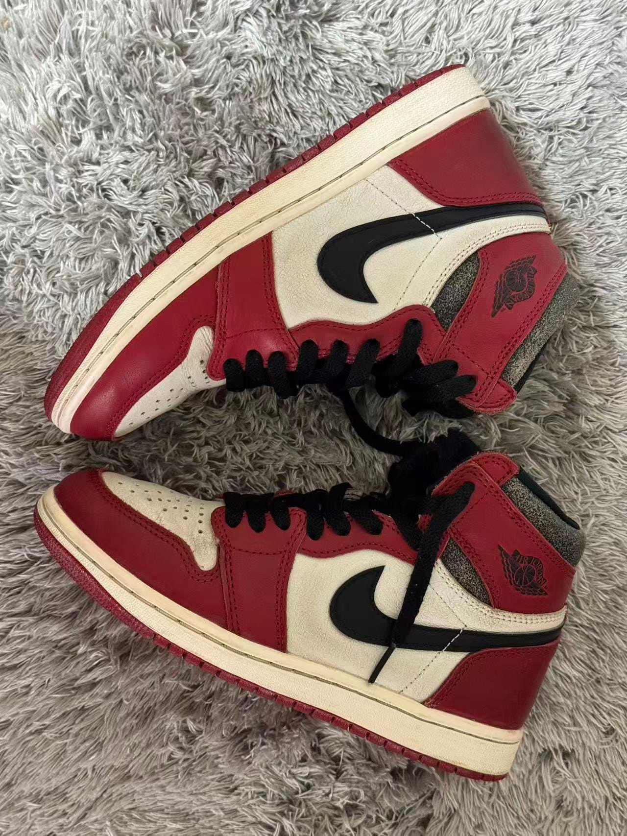 Nike Air Jordan 1 High OG "Lost & Found/Chicago"
