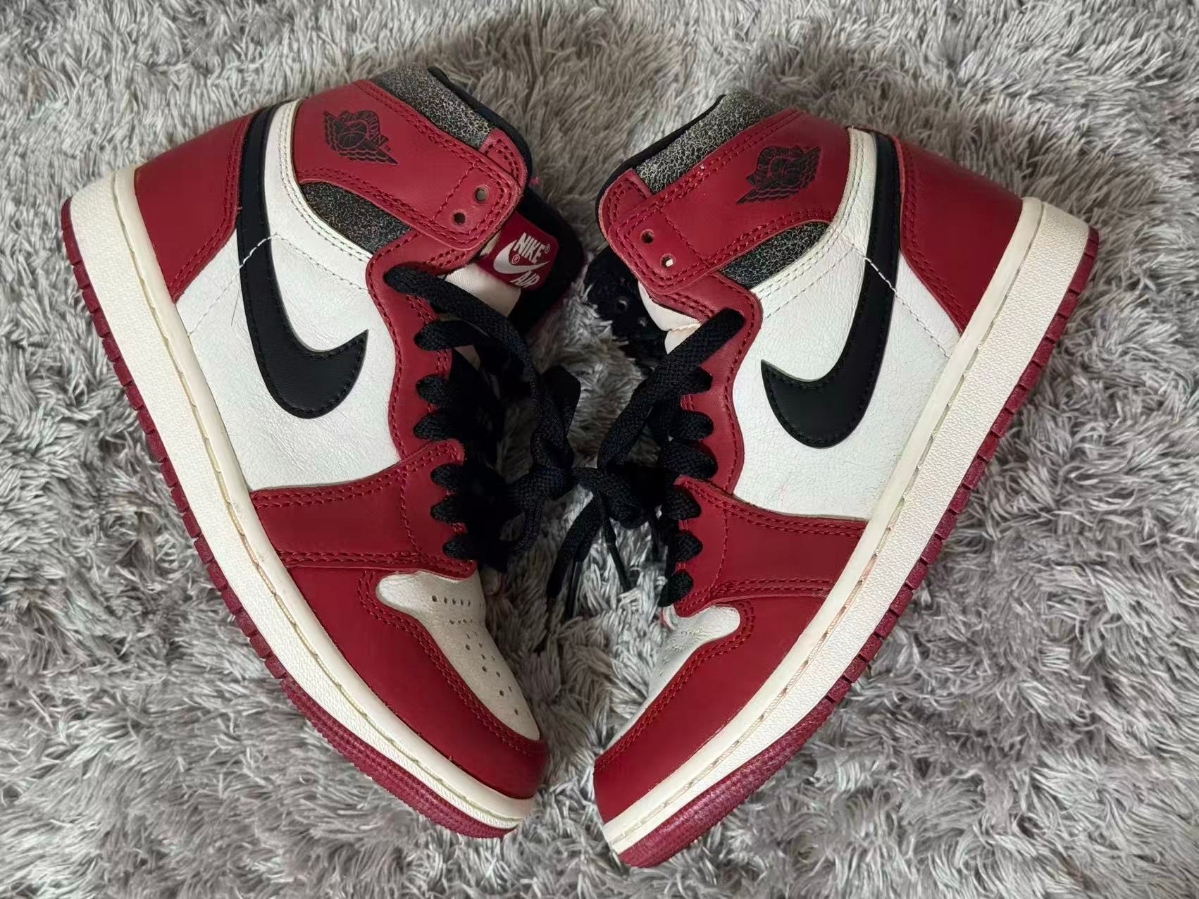 Nike Air Jordan 1 High OG "Lost & Found/Chicago"