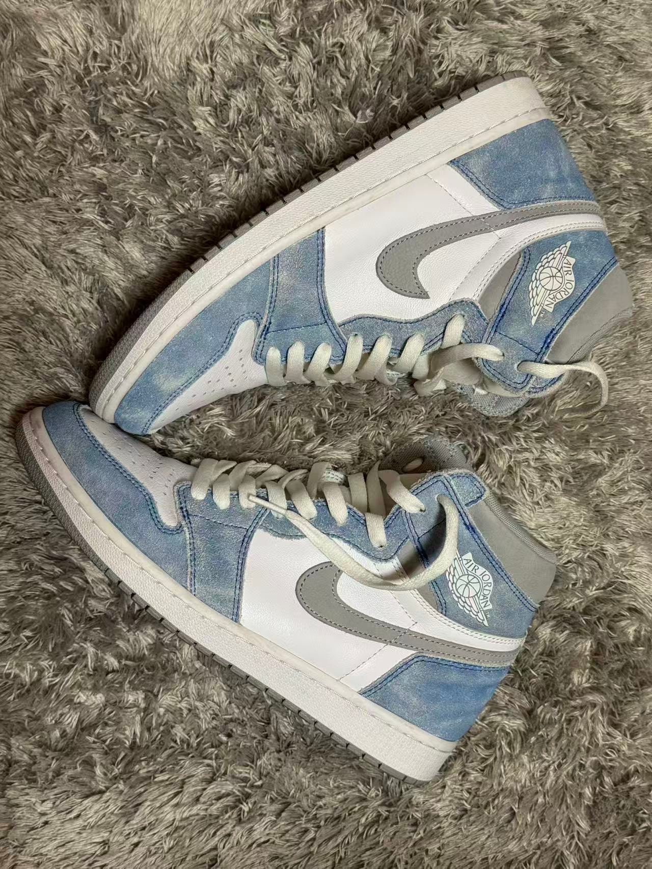Nike Air Jordan 1 High OG "Hyper Royal"