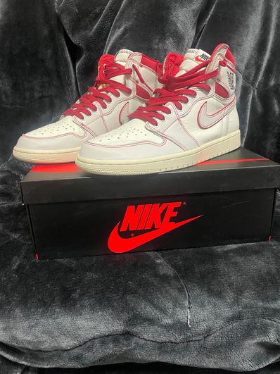 Nike Air Jordan 1 Retro High OG "Sail/University Red"