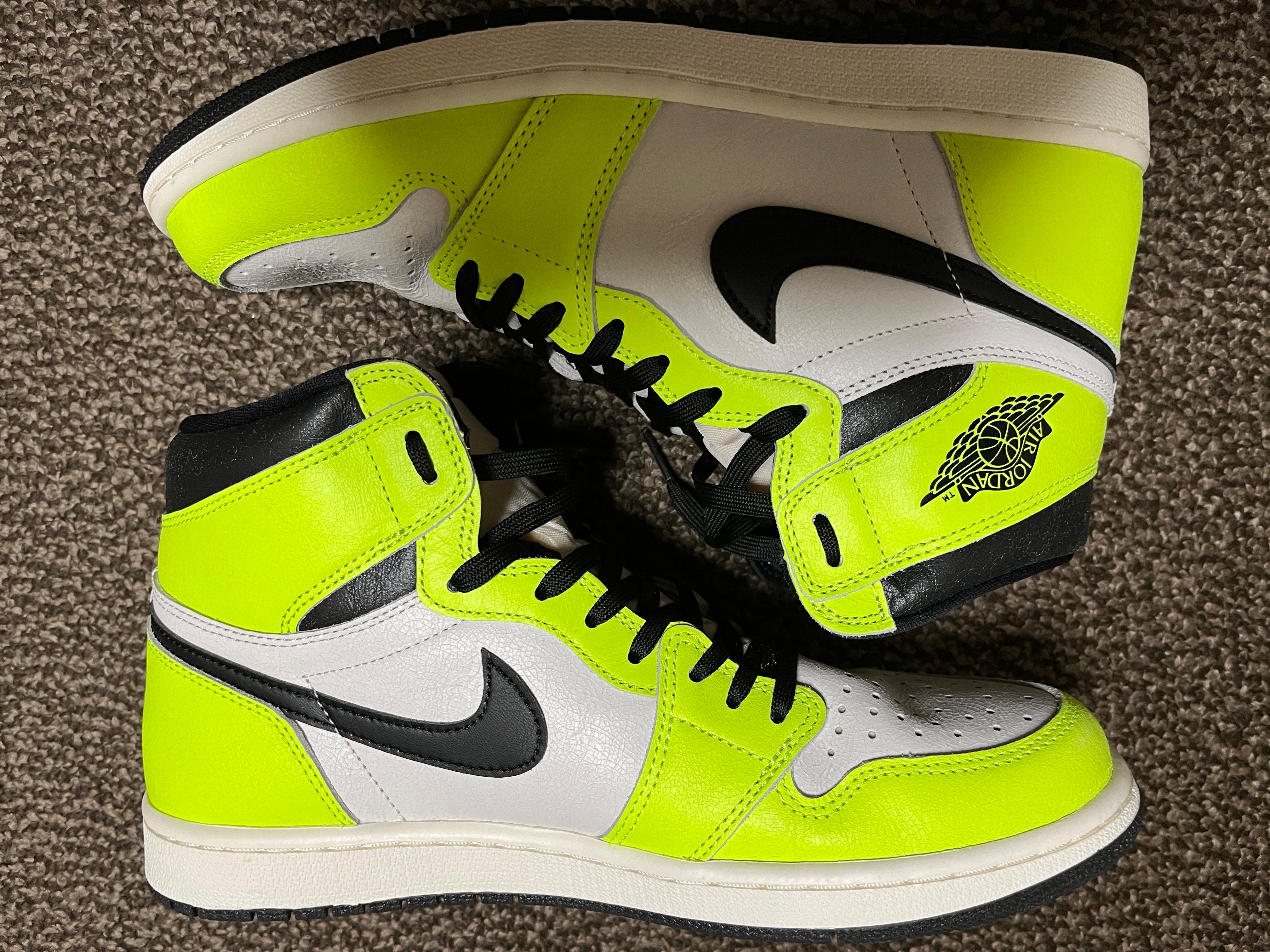 Nike Air Jordan 1 High OG "Volt/Visionaire"