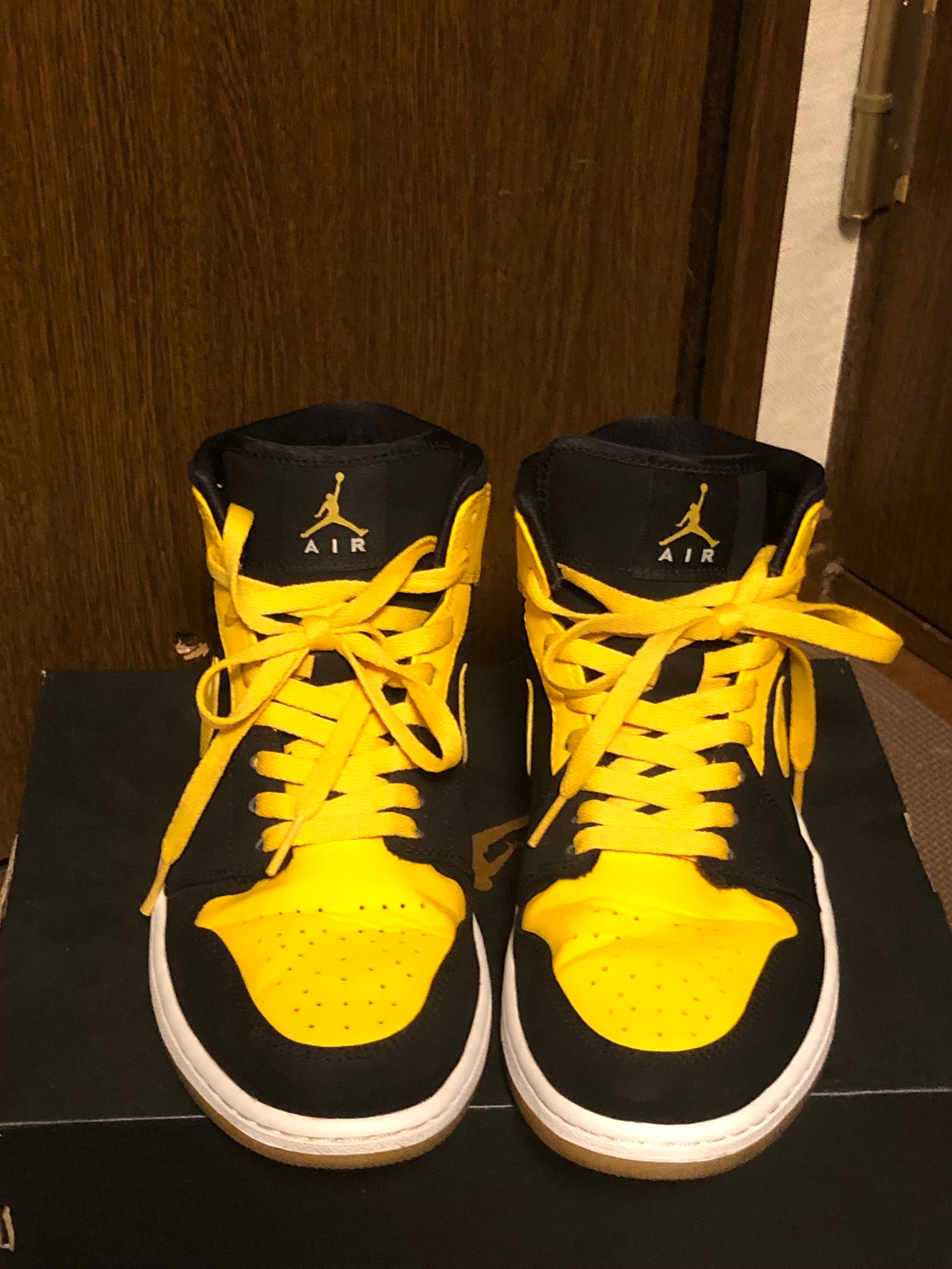 Nike Air Jordan 1 Retro Mid "New Love" (2017)