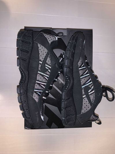 Supreme × Nike Air Humara "Black"