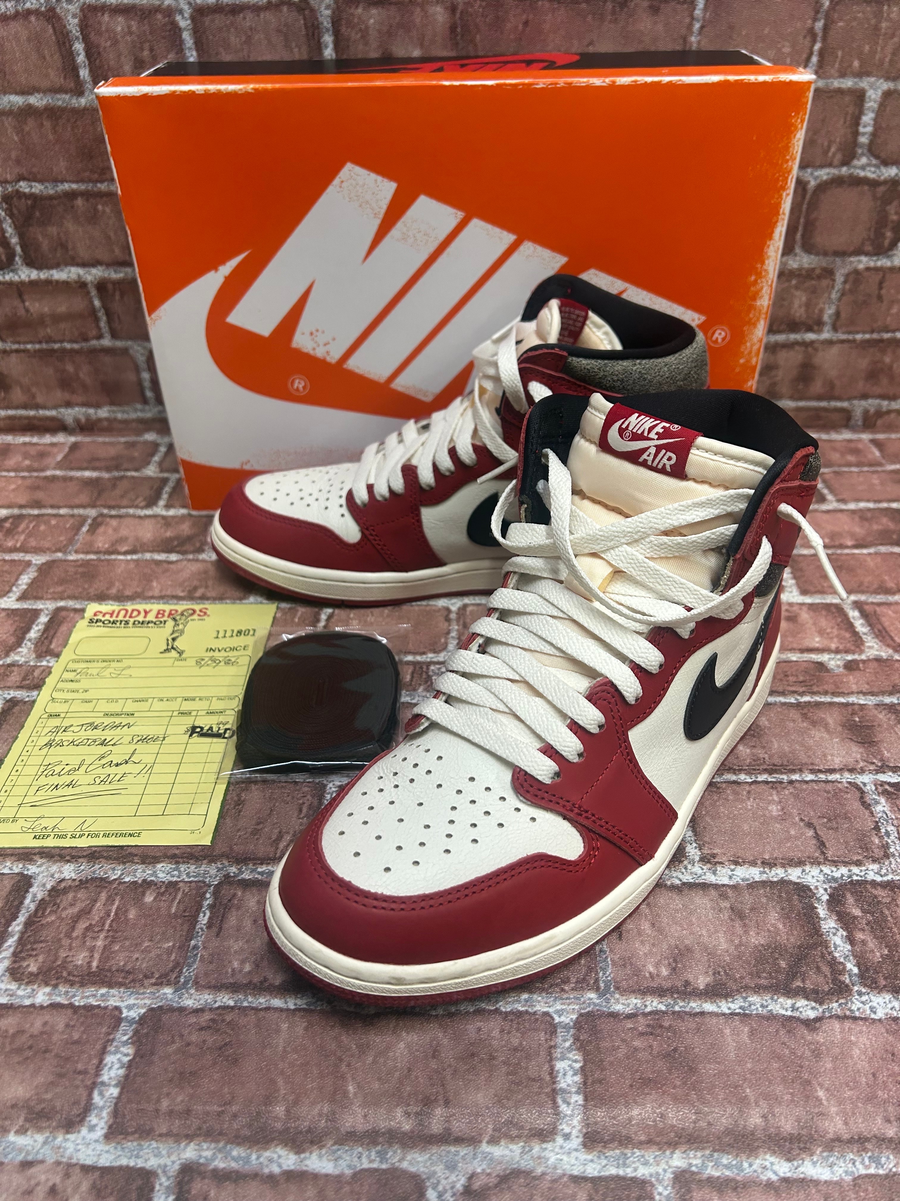 Nike Air Jordan 1 High OG "Lost & Found/Chicago"
