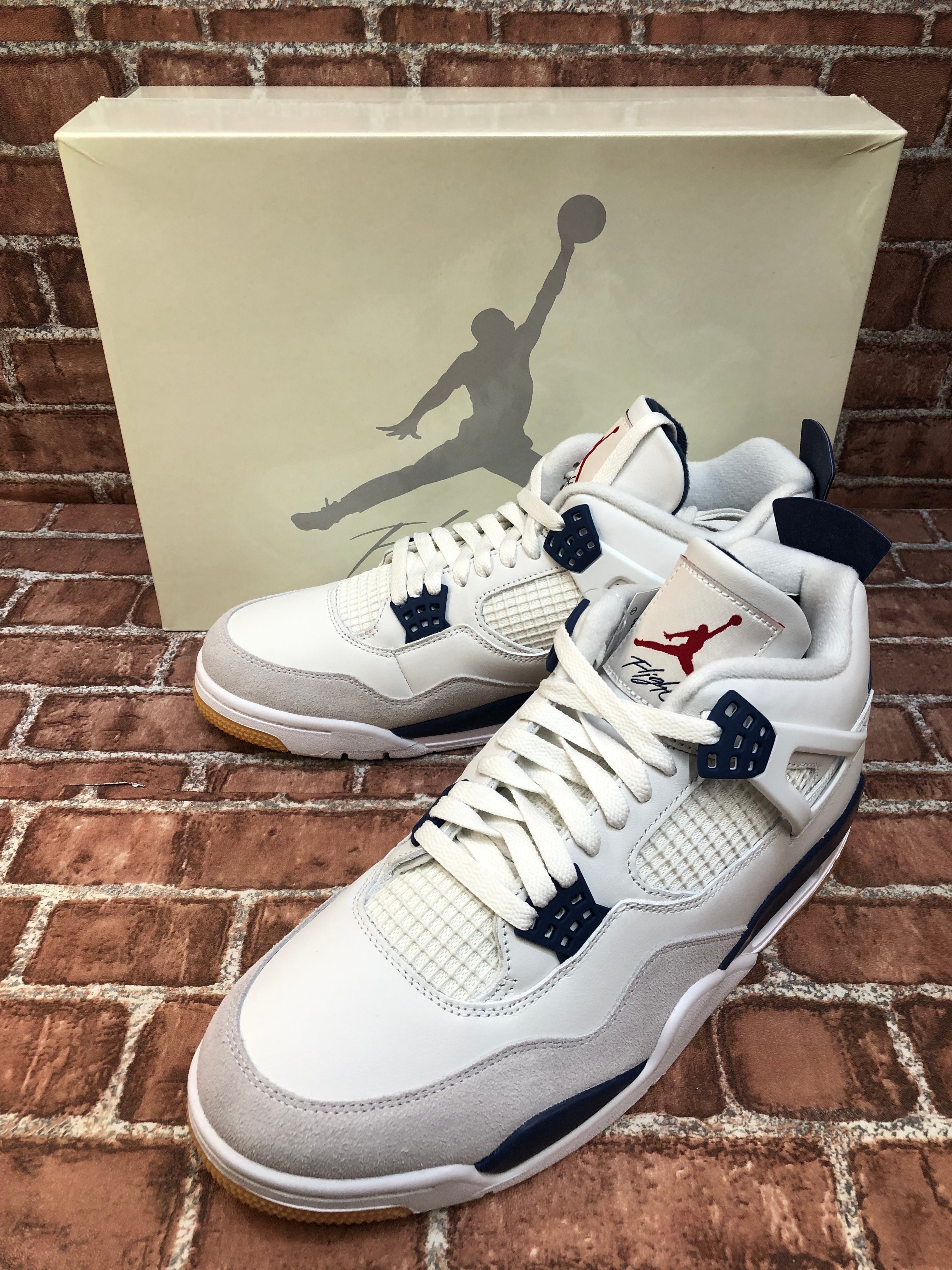 Nike SB Air Jordan 4 Retro SP "Summit White/Navy"