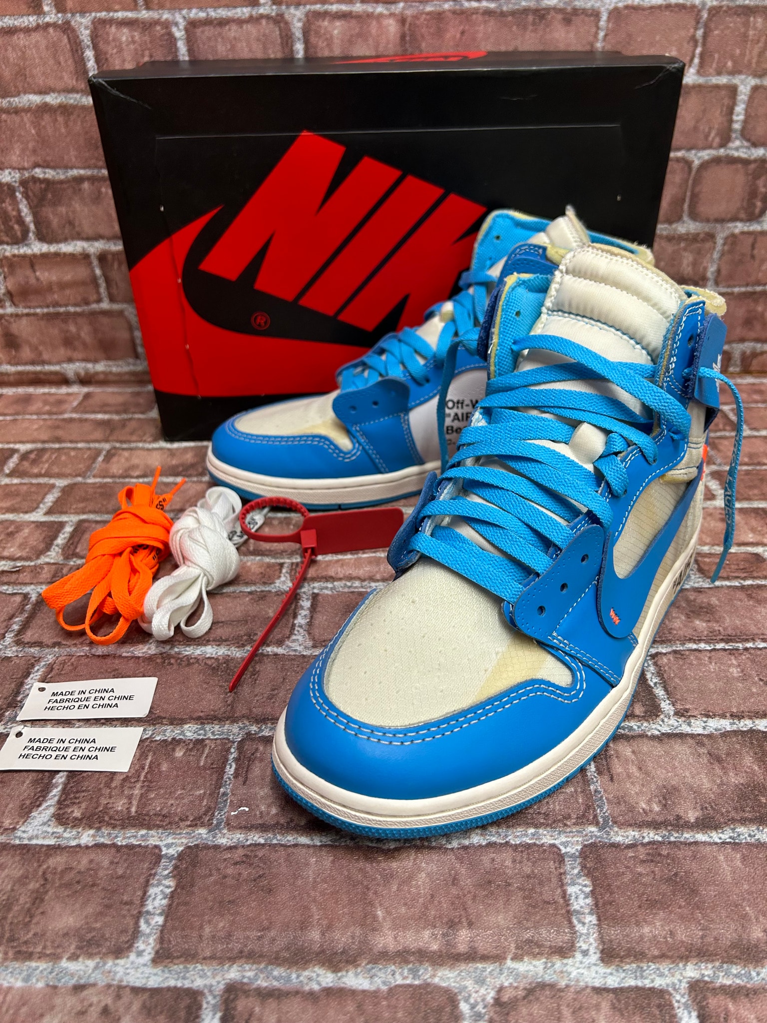 Off-White × Nike Air Jordan 1 High UNC "White/Dark Powder Blue"