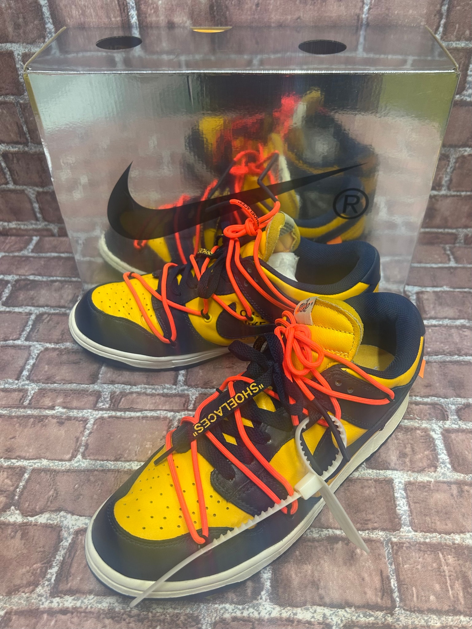 Off-White × Nike Dunk Low  LTHR "University Gold/Midnight Navy/White"