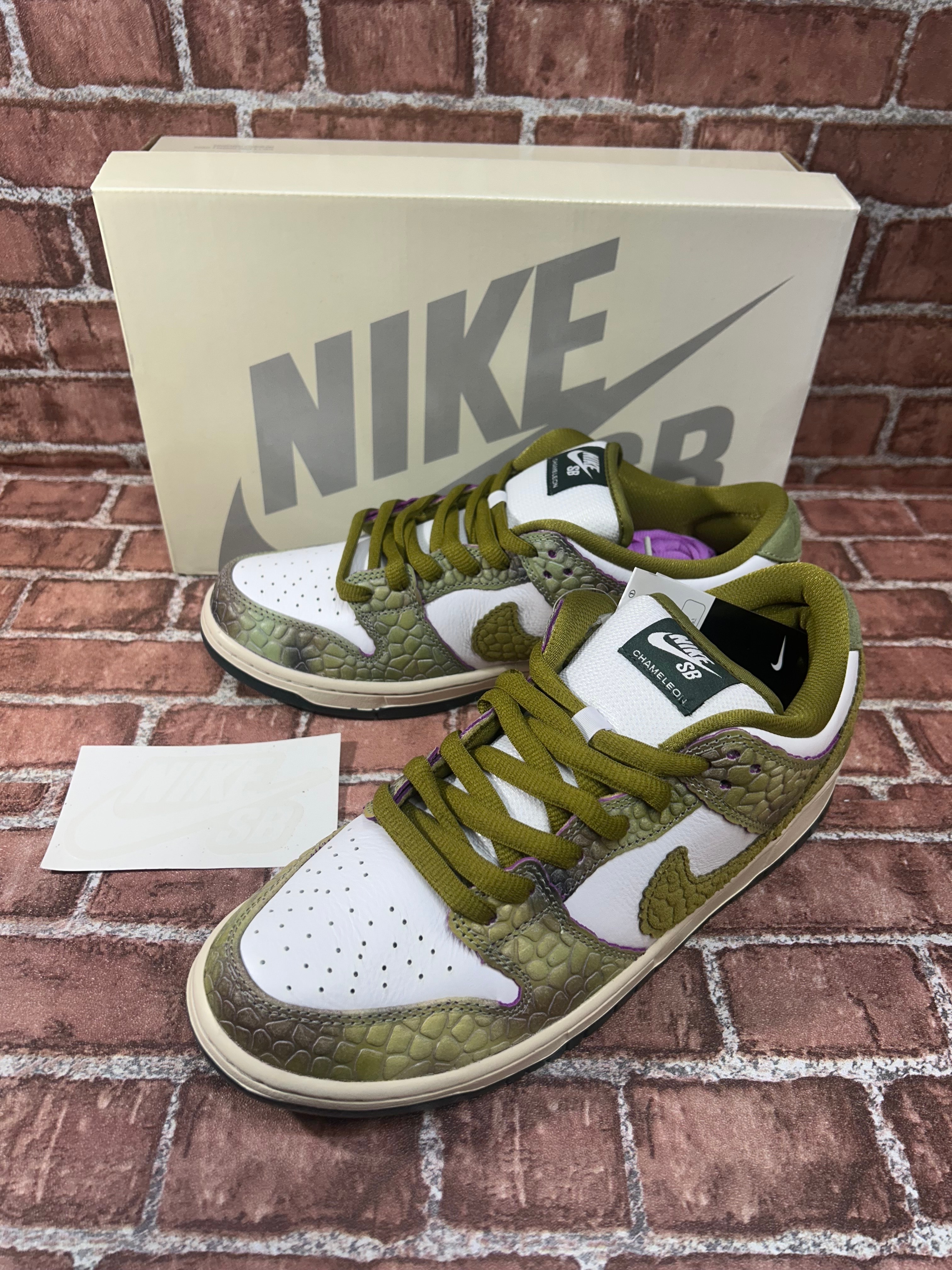 Alexis Sablone × Nike SB Dunk Low Pro "White and Pacific Moss"