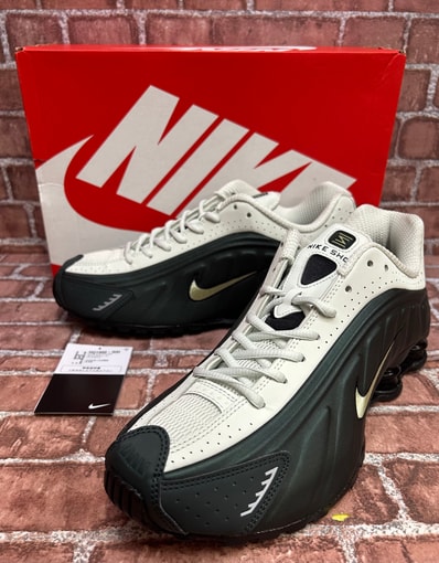Nike Shox R4 "Black Spruce"