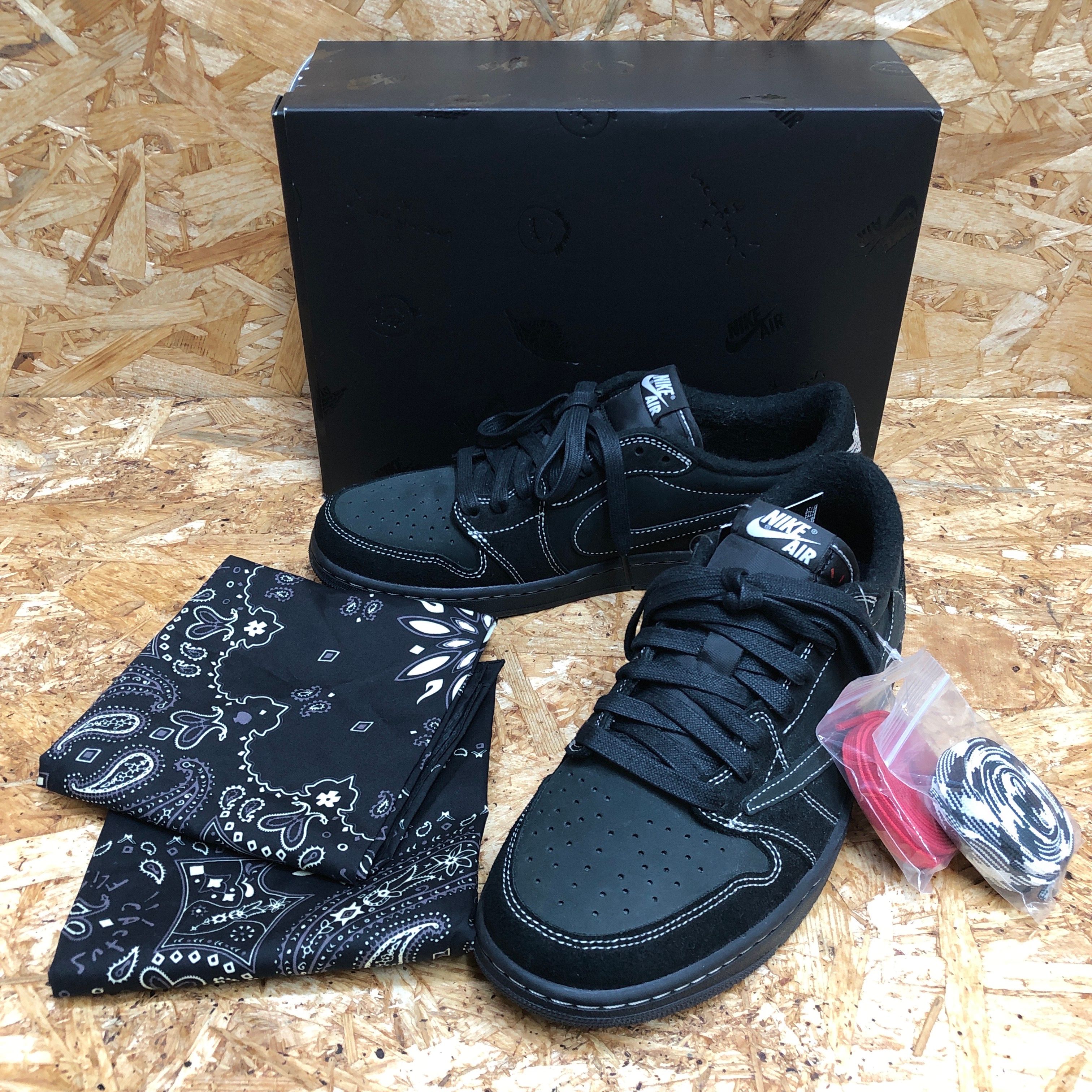 Travis Scott × Nike Air Jordan 1 Low OG SP "Black Phantom"