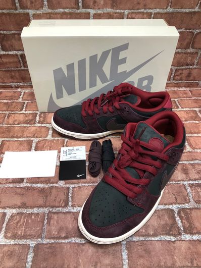 Riot Skateshop × Nike SB Dunk Low Pro QS "Mahogany and Team Red"