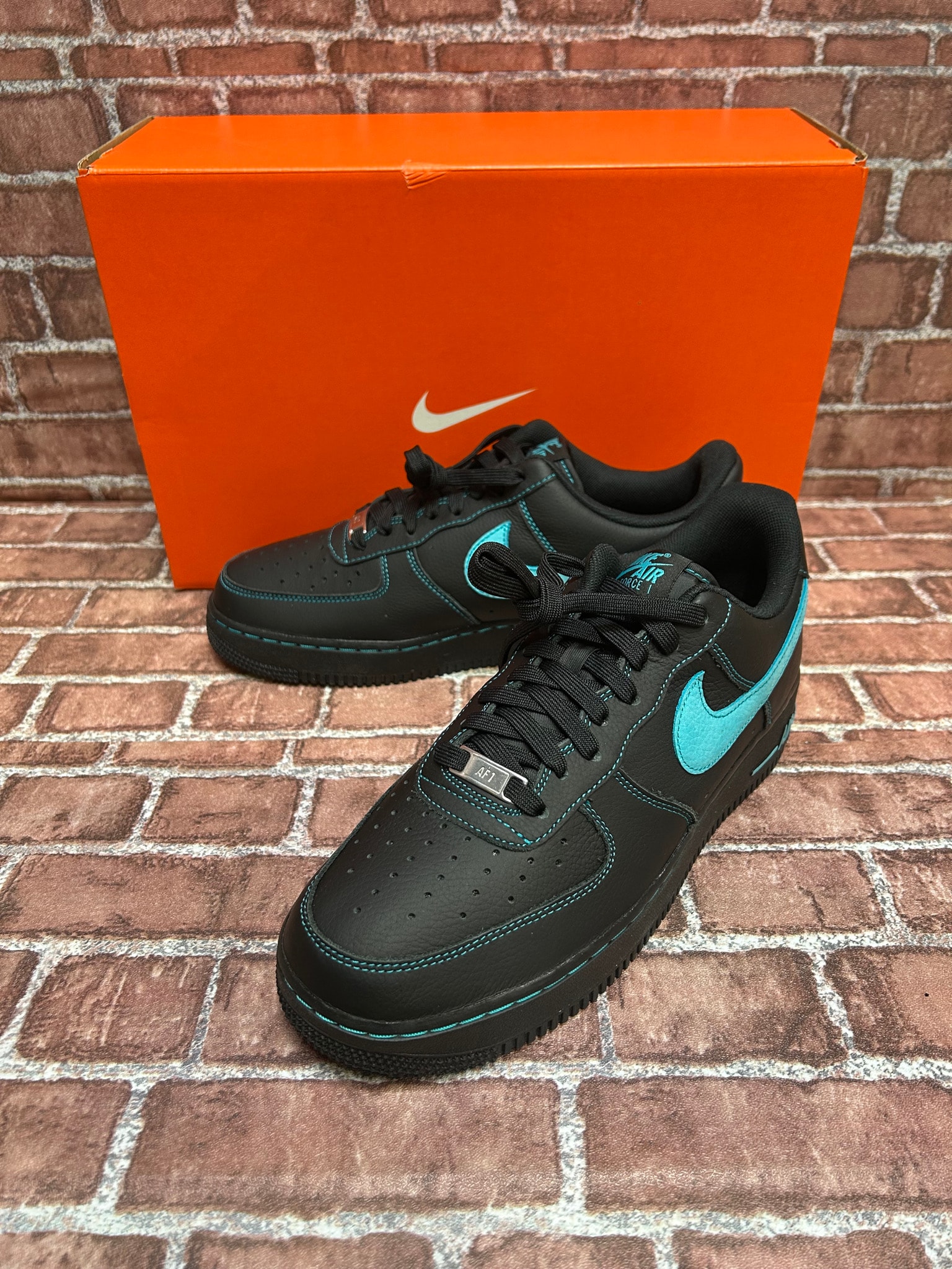 Nike Air Force 1 Low "Black Tiffany"