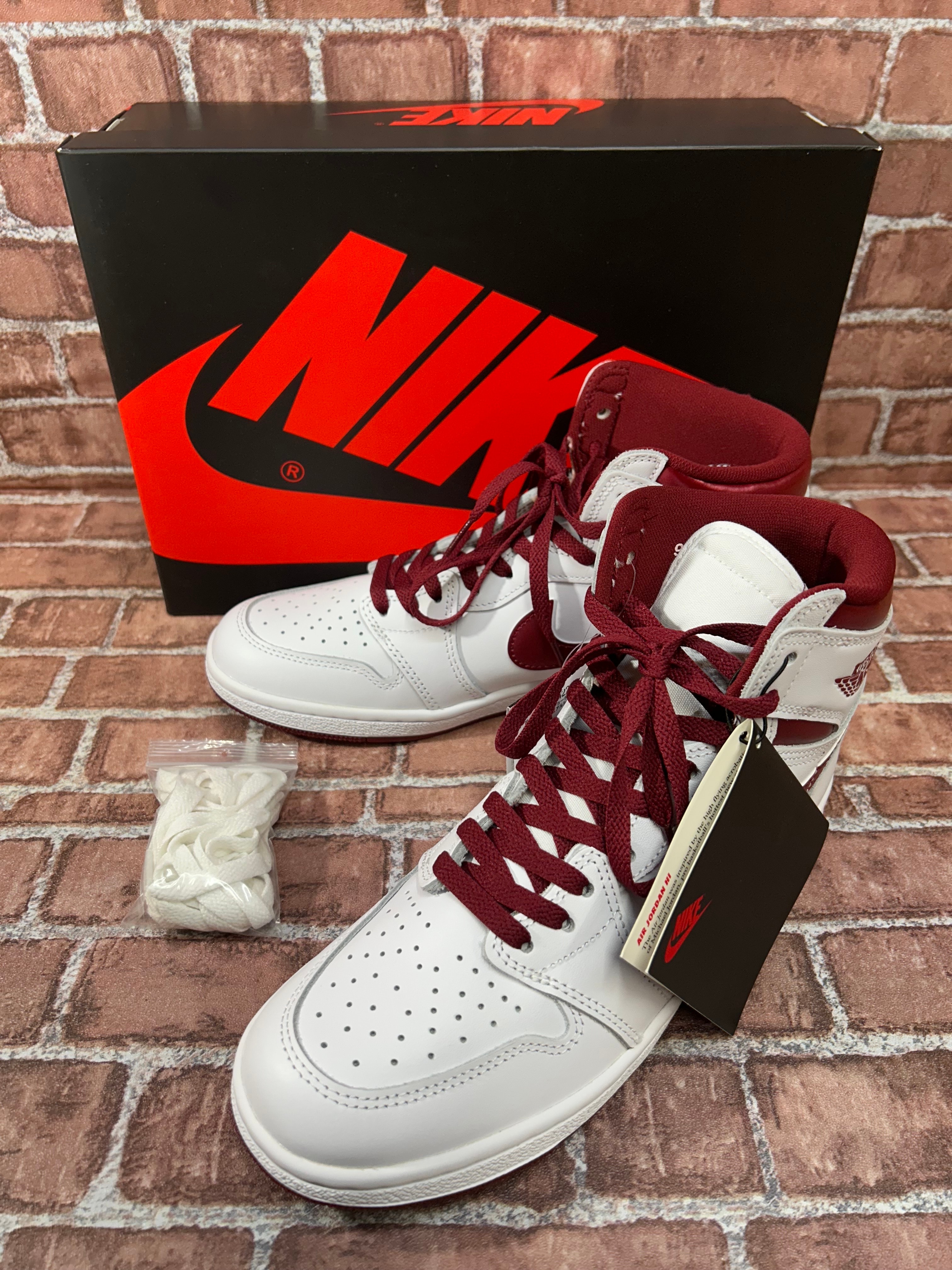 Nike Air Jordan 1 High '85 "Metallic Burgundy"