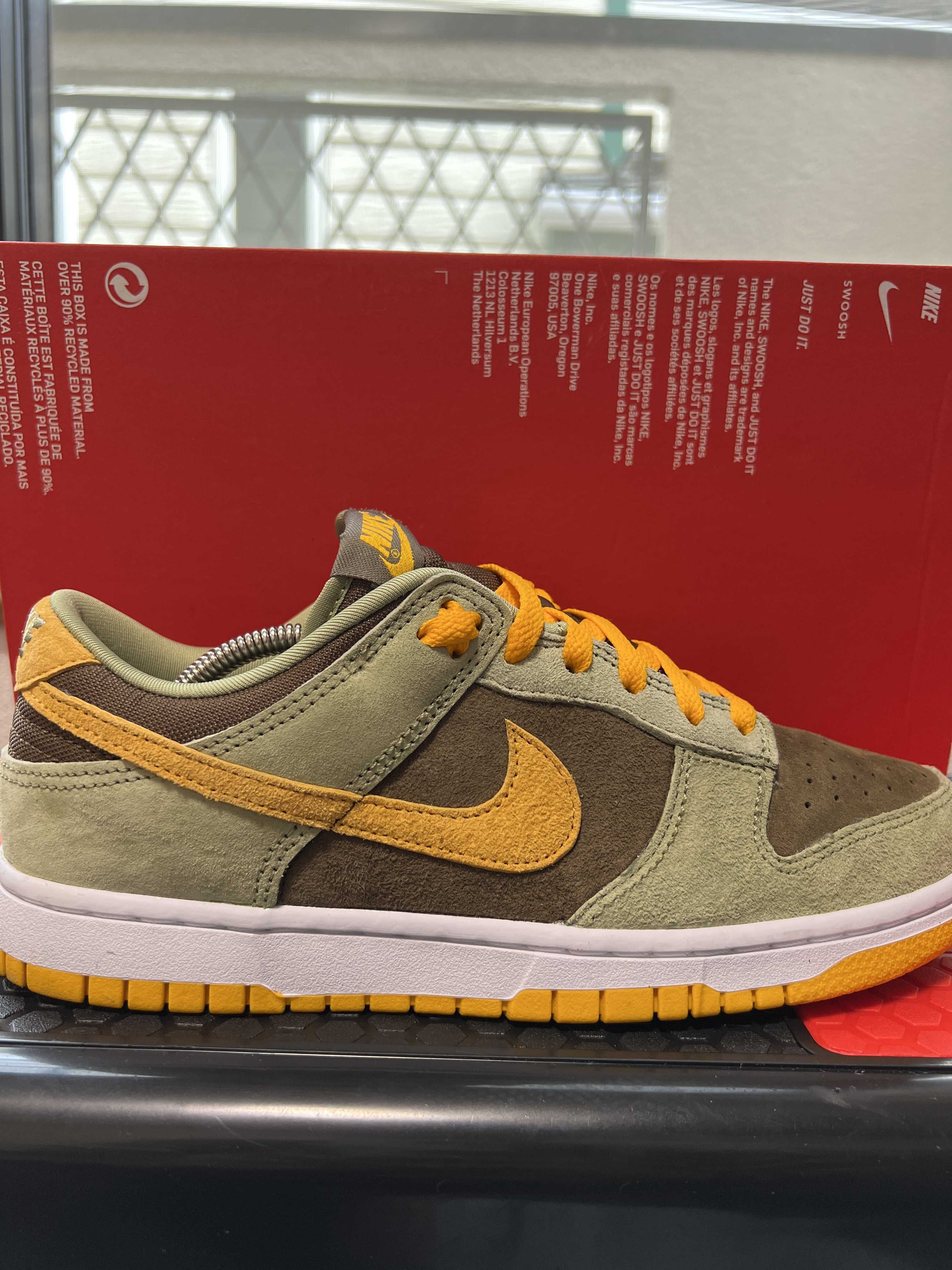 Nike Dunk Low SE "Dusty Olive"