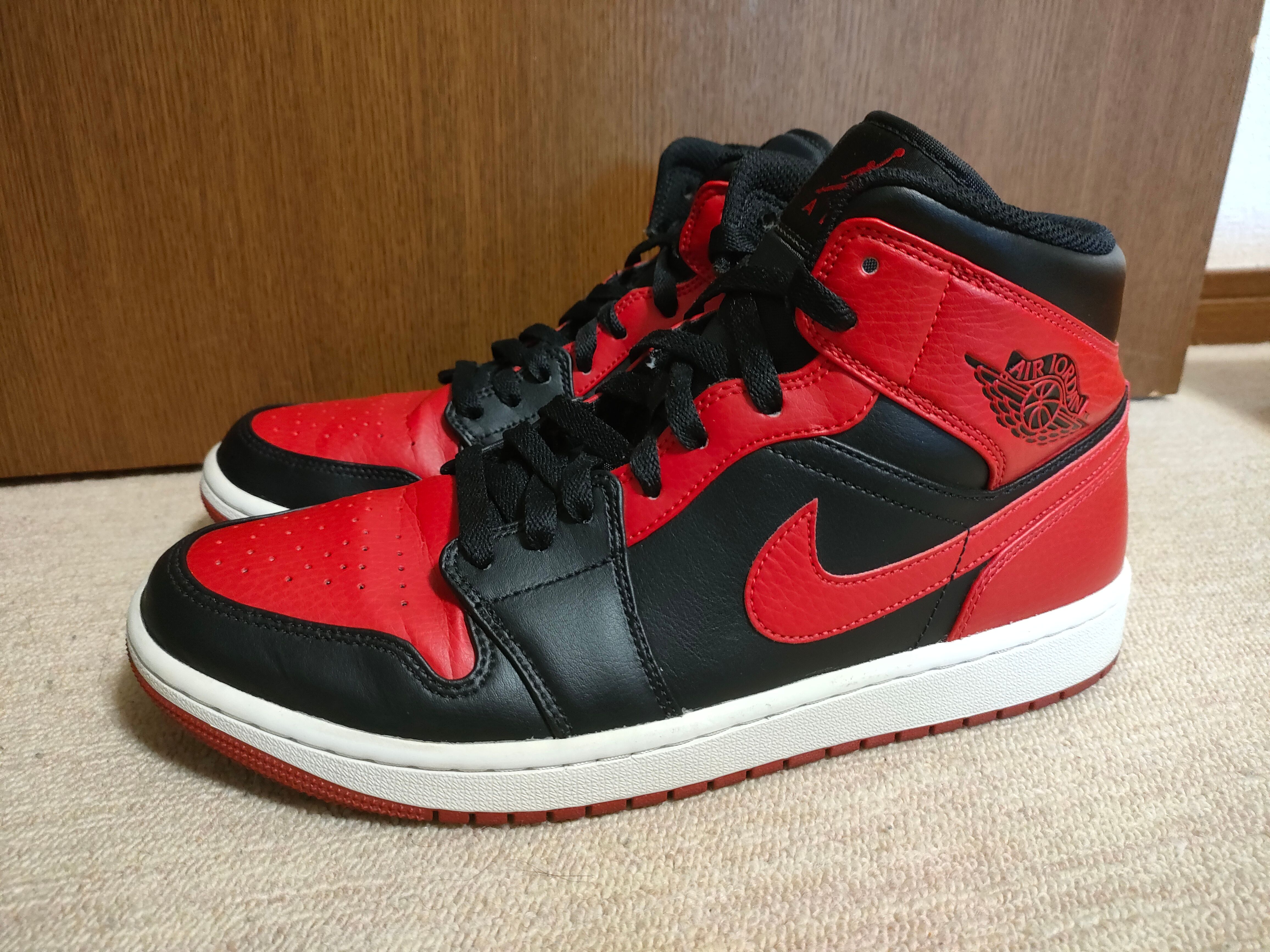 Nike Air Jordan 1 Mid "Bred"