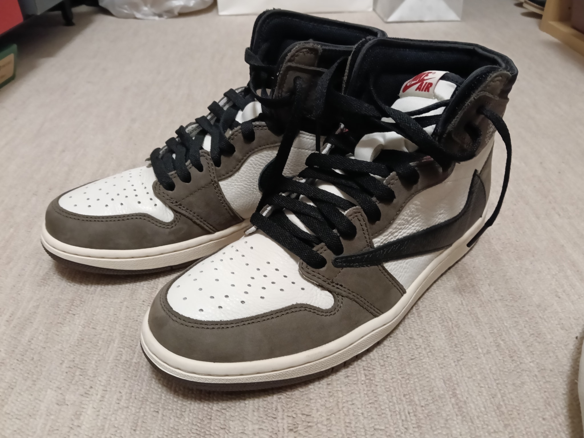 Travis Scott × Nike Air Jordan 1 Retro High OG TS SP "Sail/Dark Mocha"