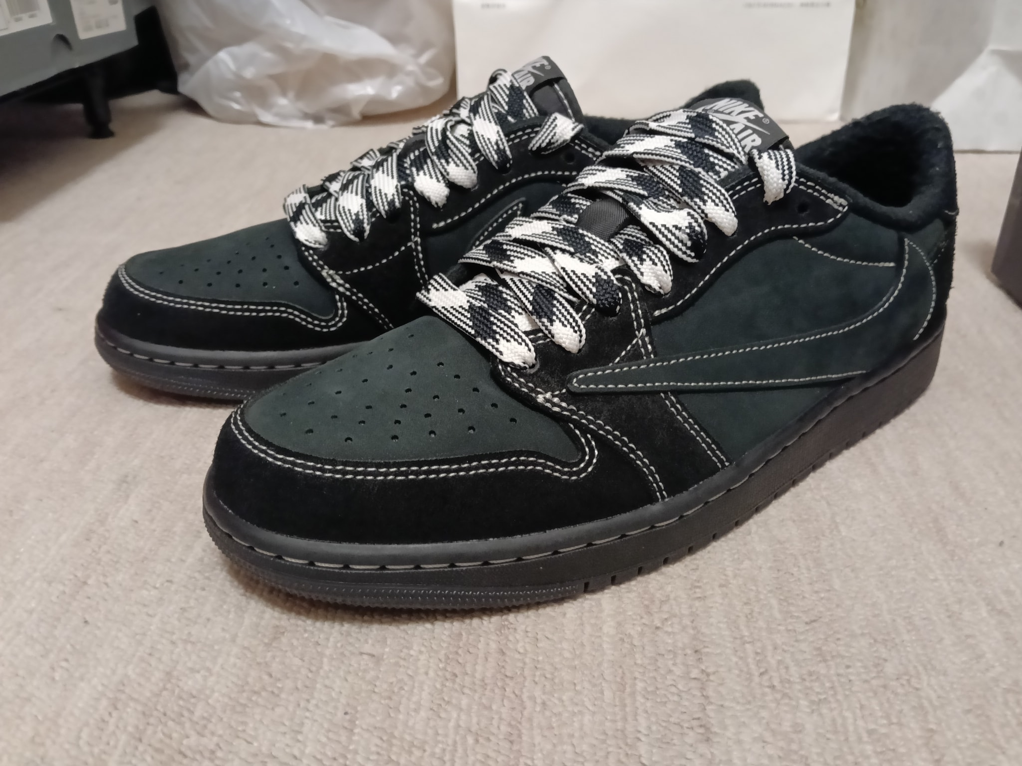 Travis Scott × Nike Air Jordan 1 Low OG SP "Black Phantom"