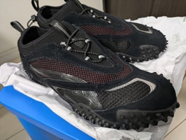 アリーズ × プーマ モストロ AC "プーマブラック/ダークジャスパー"