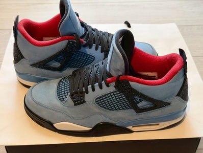 Travis Scott × Nike Air Jordan 4 Retro Cactus Jack "University Blue"