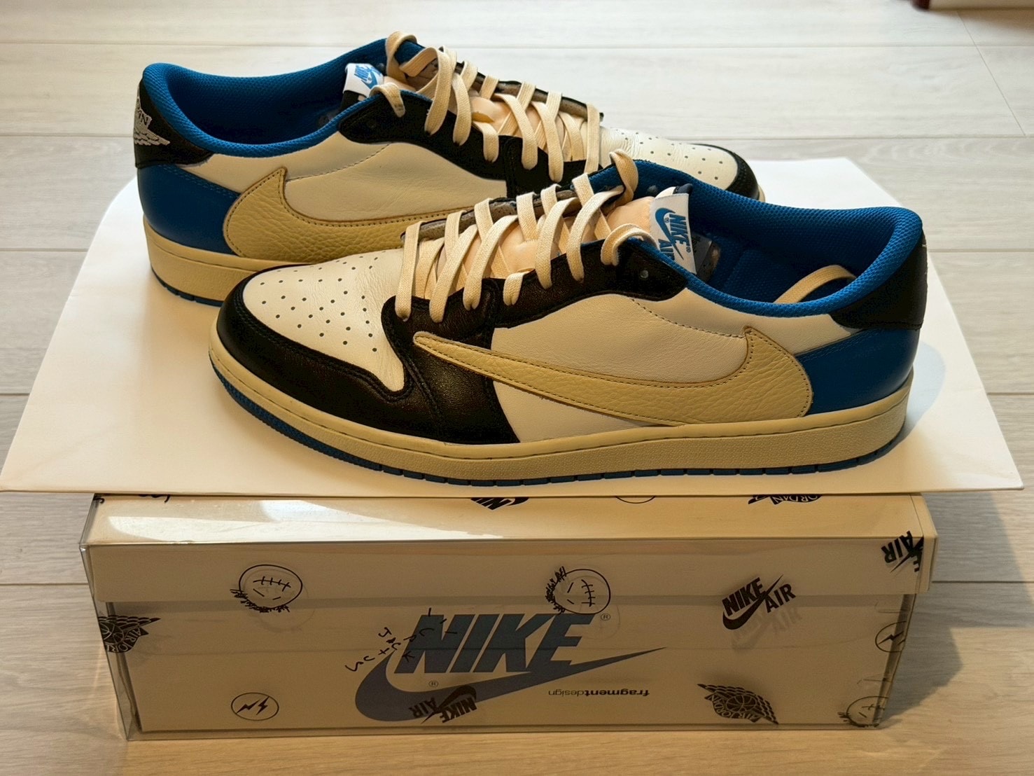 Travis Scott × fragment design × Nike Air Jordan 1 Low OG SP "Military Blue"