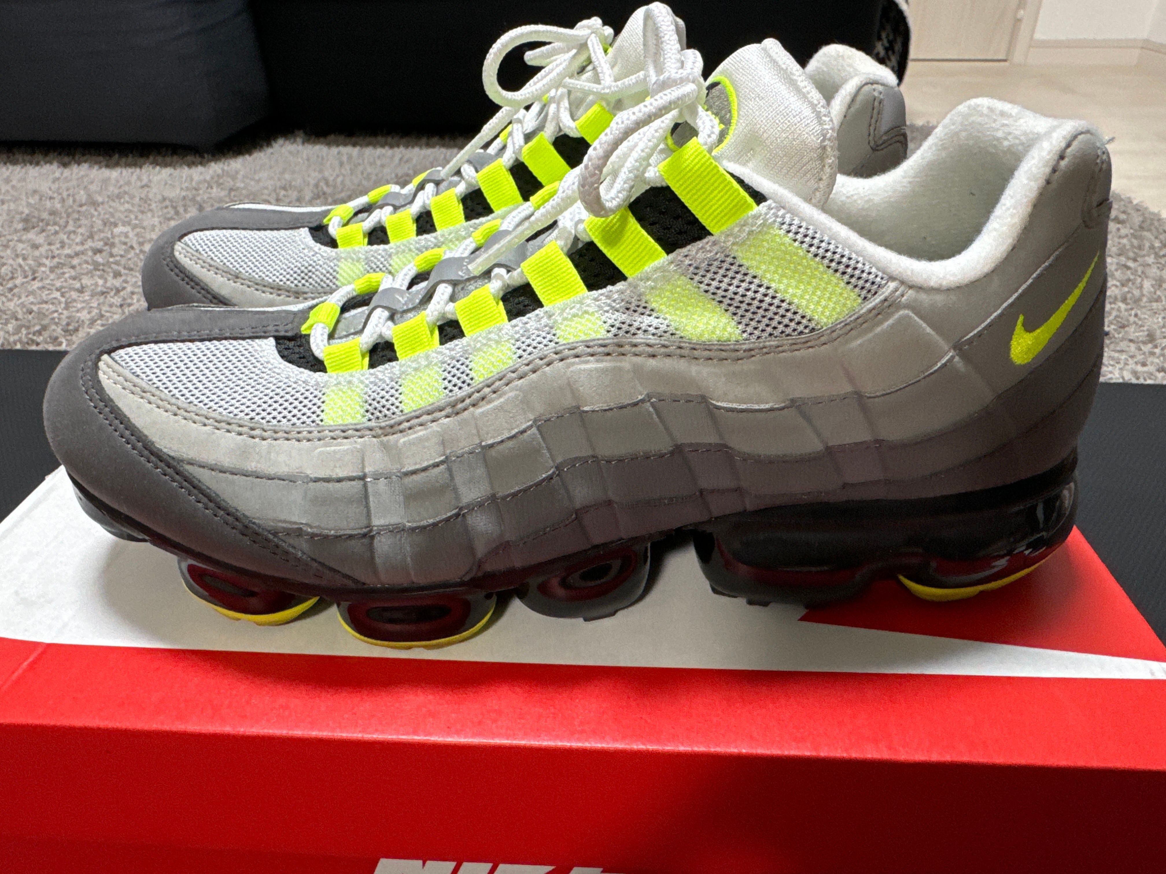 Nike Air Vapormax 95 "Neon"