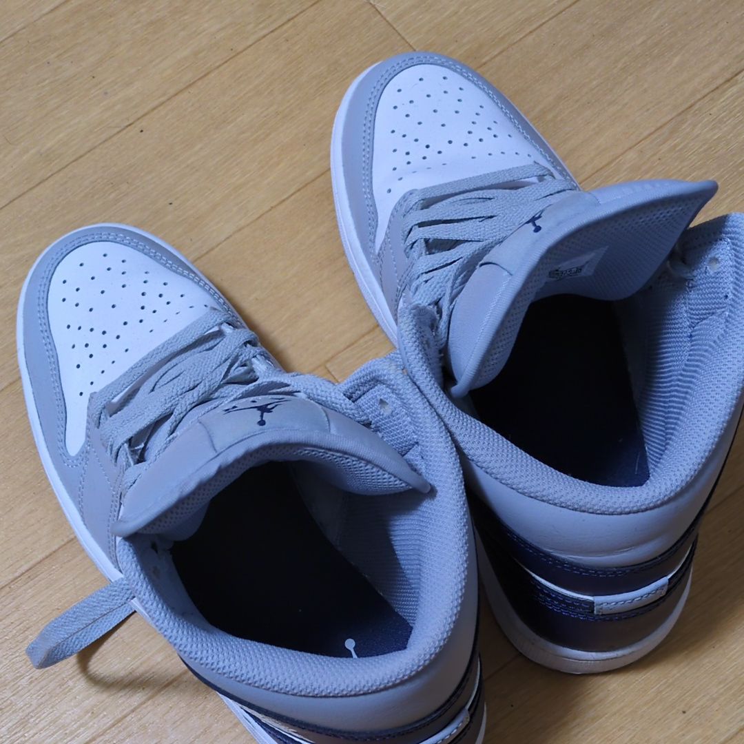 Nike Air Jordan 1 Mid "White/Wolf Grey/Midnight Navy"