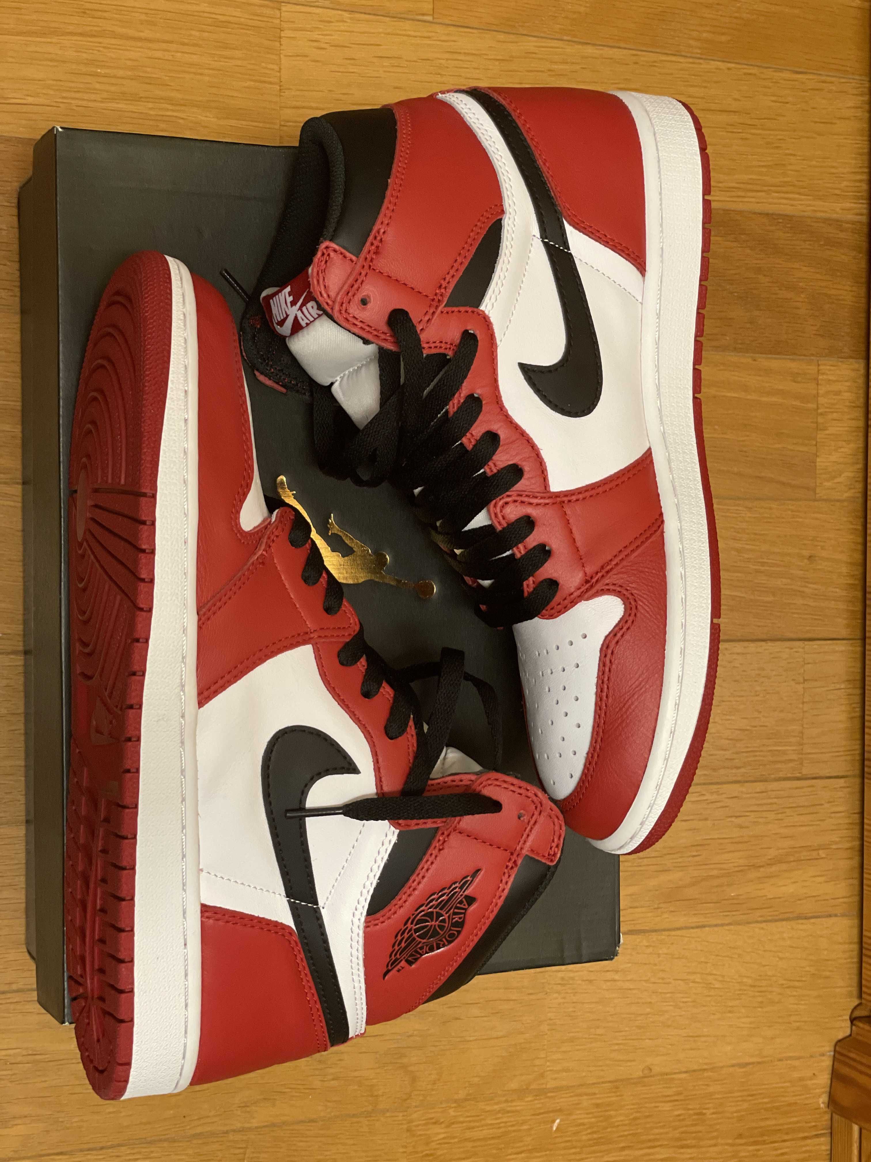 Nike Air Jordan 1 Retro High "Chicago" (2015)