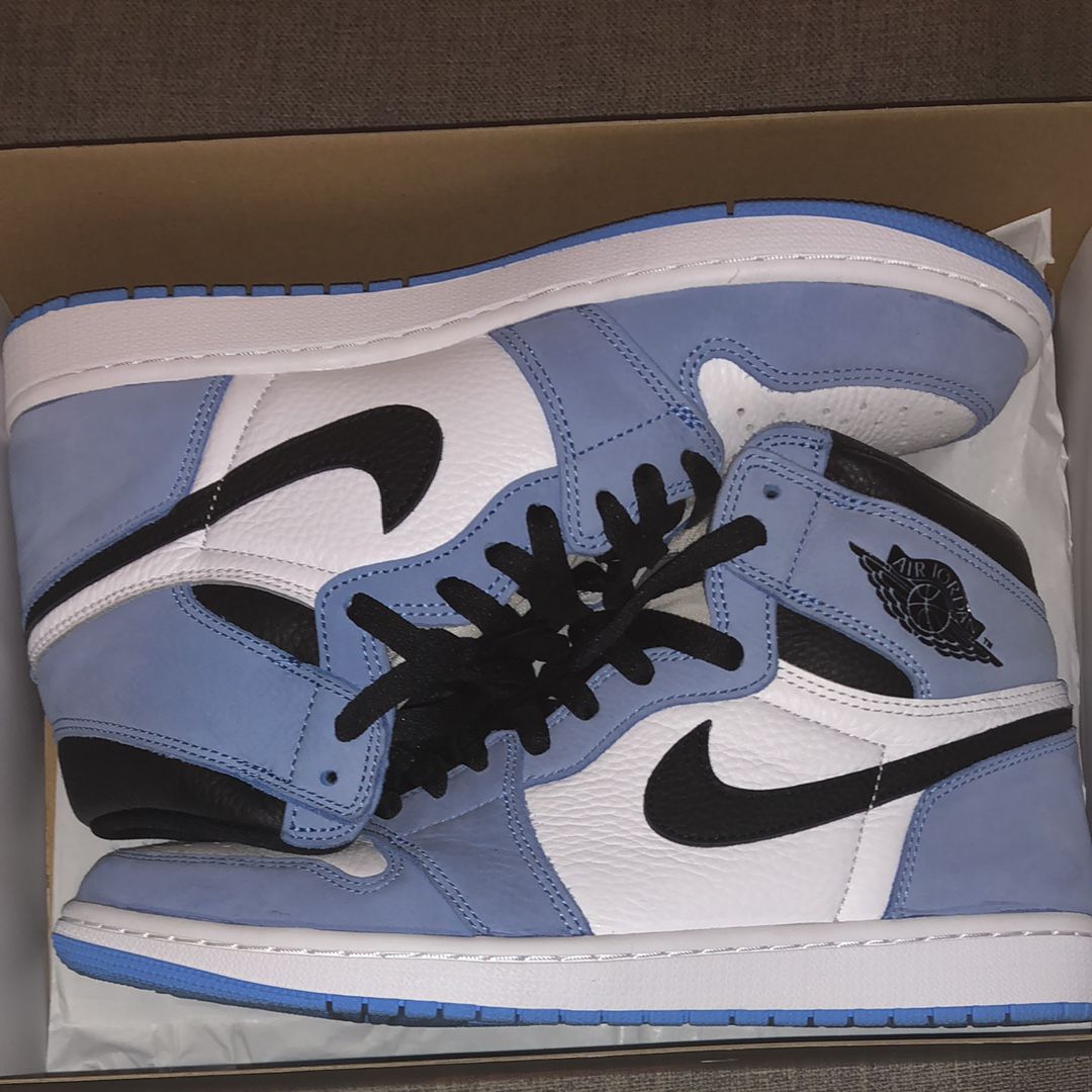 Nike Air Jordan 1 High OG "University Blue"