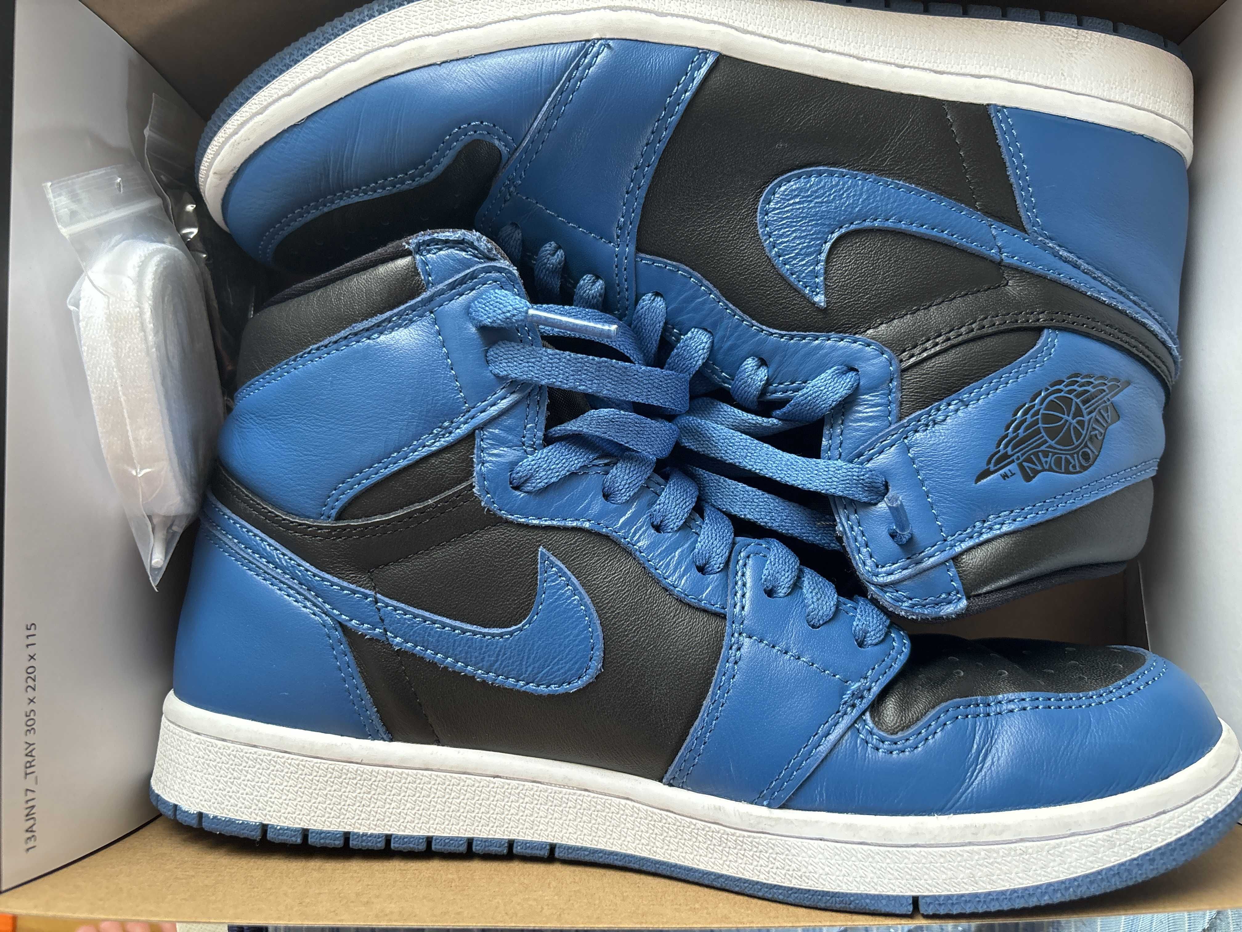 Nike Air Jordan 1 Retro High OG "Dark Marina Blue"