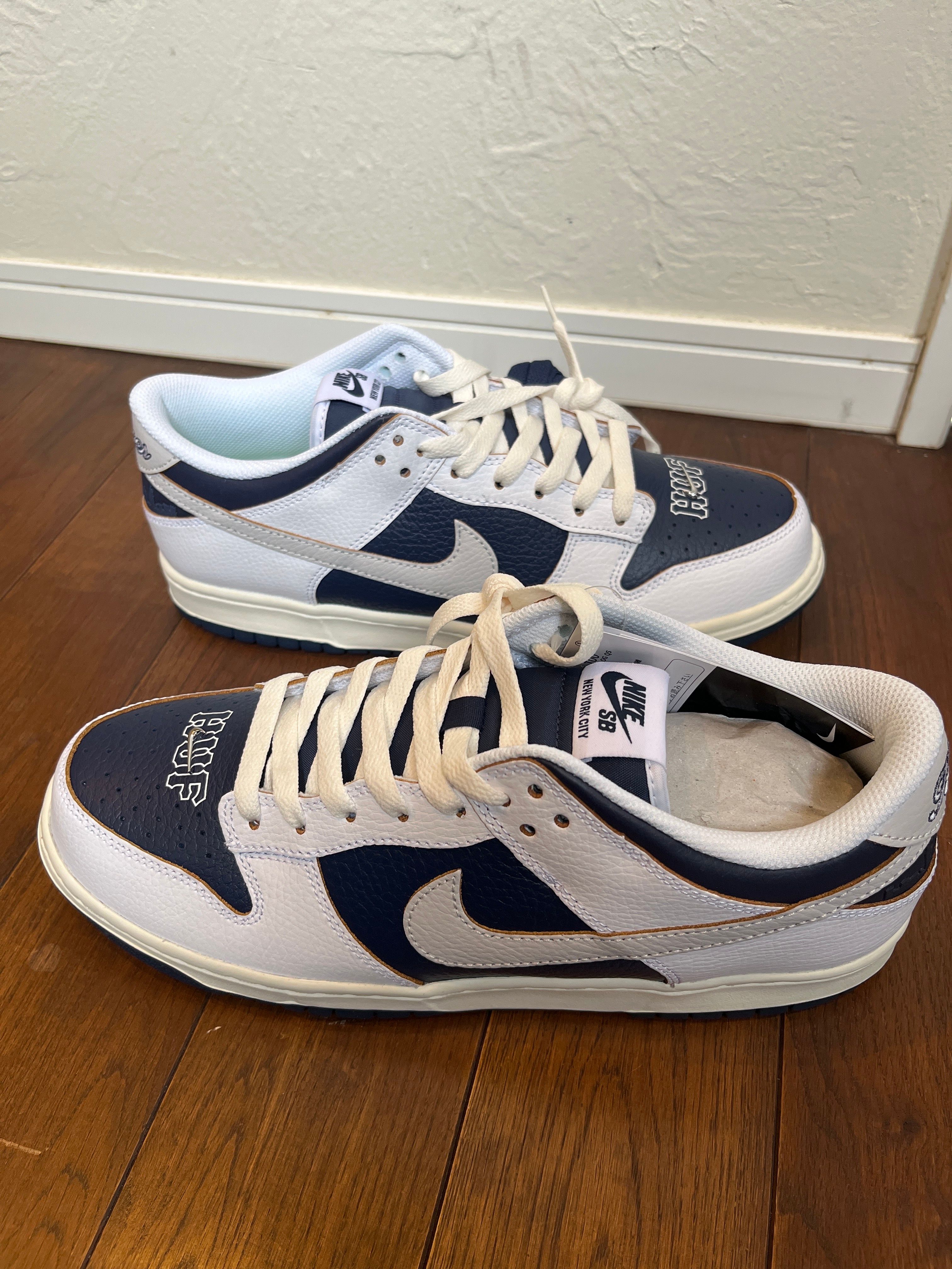 HUF × Nike SB Dunk Low "New York"