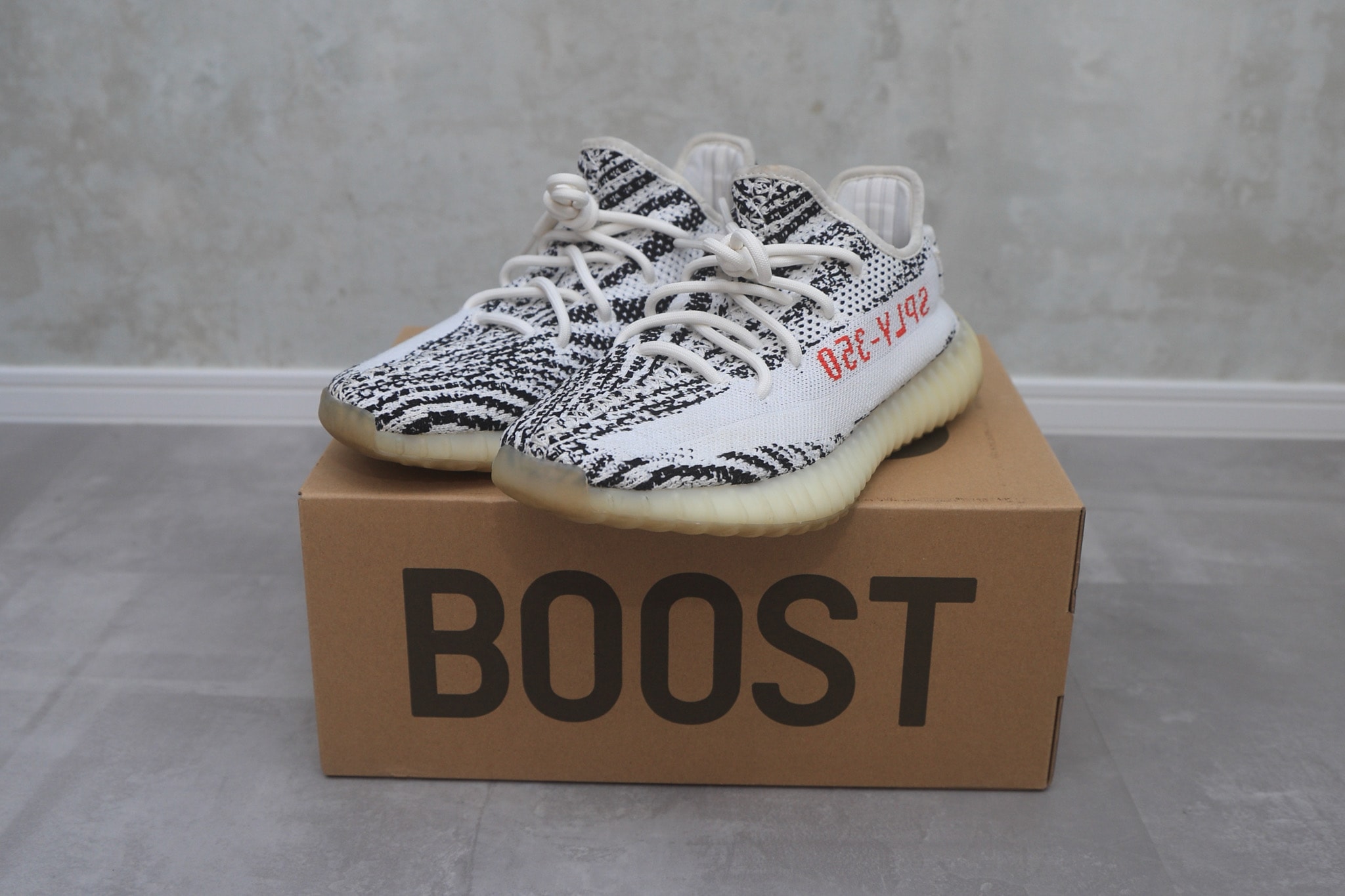 adidas YEEZY Boost 350 V2 "Zebra"