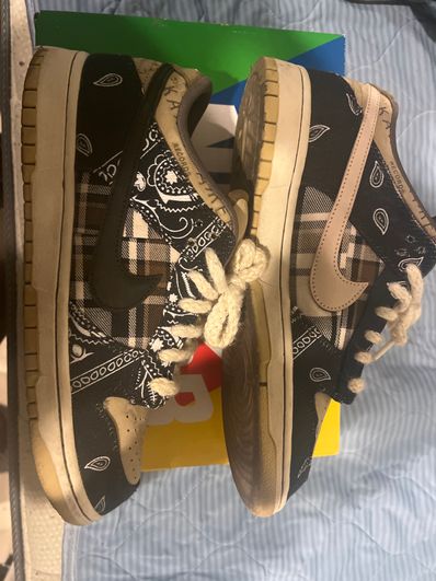 Travis Scott × Nike SB Dunk Low "Black/Parachute Beige"
