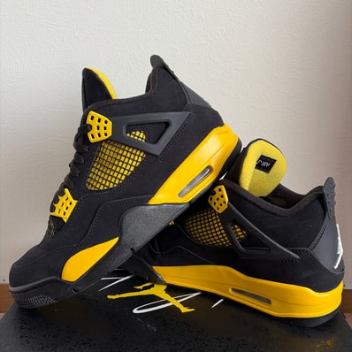 Nike Air Jordan 4 Retro "Thunder"(2023)