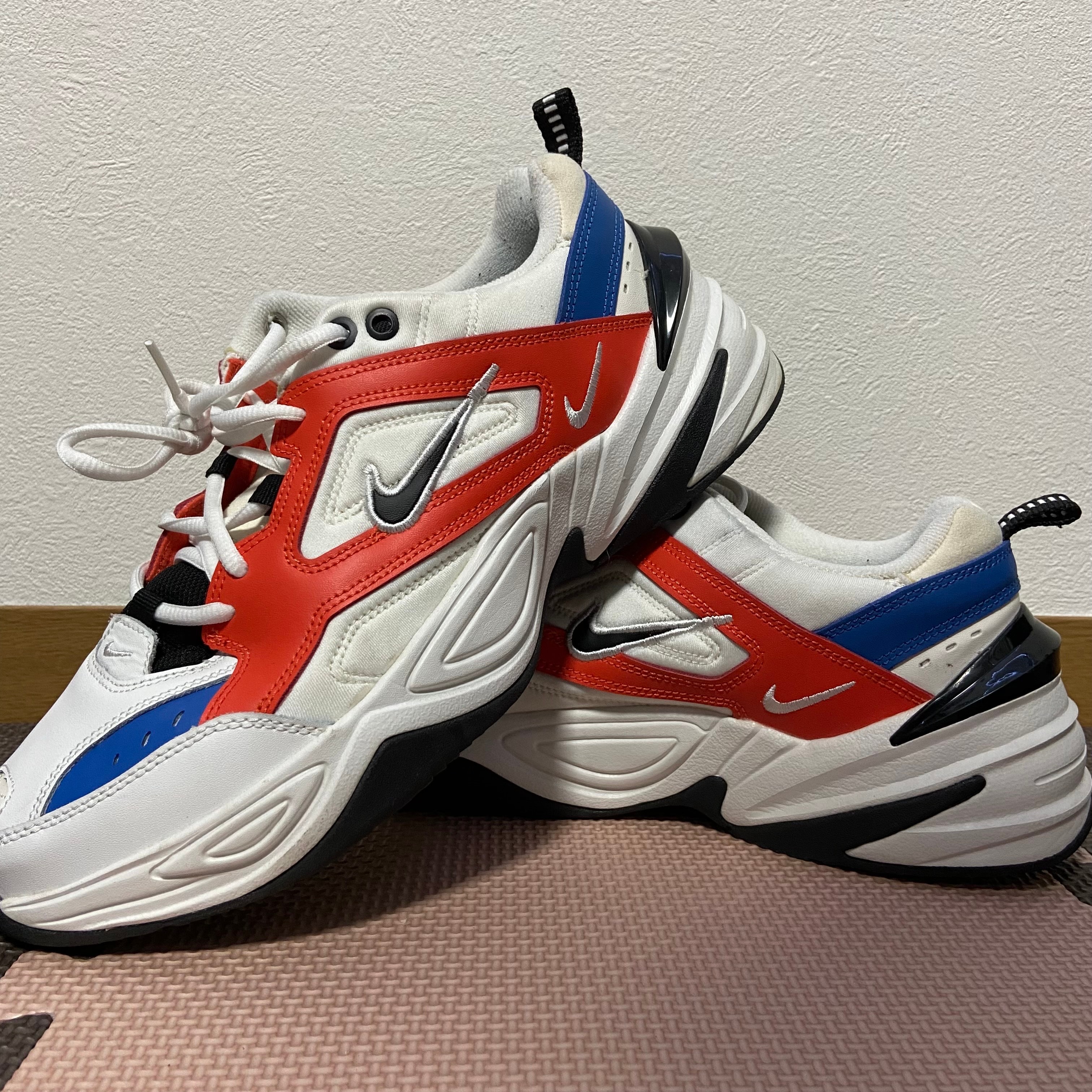 ナイキ M2K テクノ "ホワイト ブラック オレンジ"