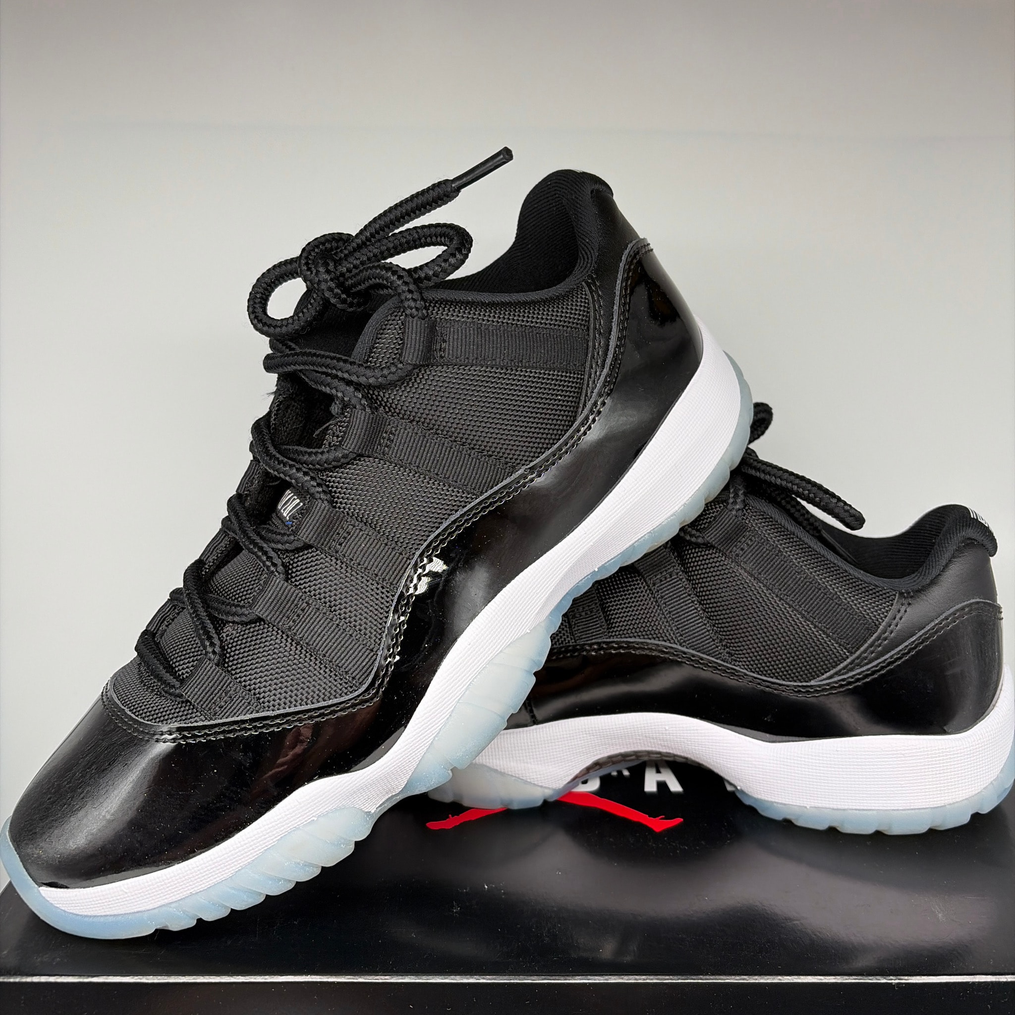 Nike Air Jordan 11 Retro Low "Black and Varsity Royal/Space Jam"