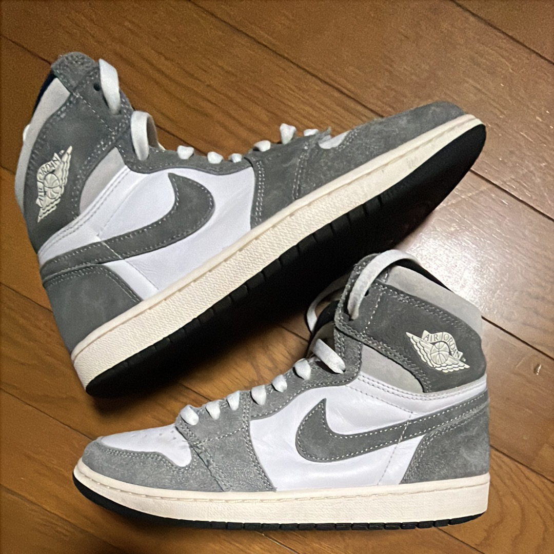 Nike Air Jordan 1 Retro High OG "Black and Smoke Grey"