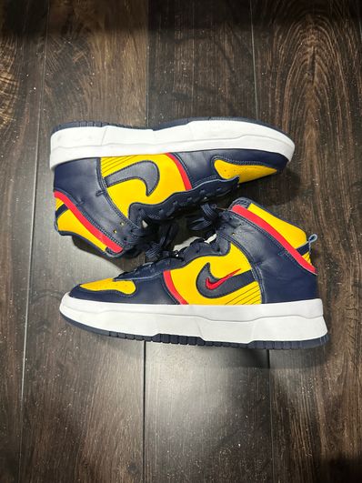 NIKE Women's DUNK HIGH REBEL "VARSITY MAIZE"
