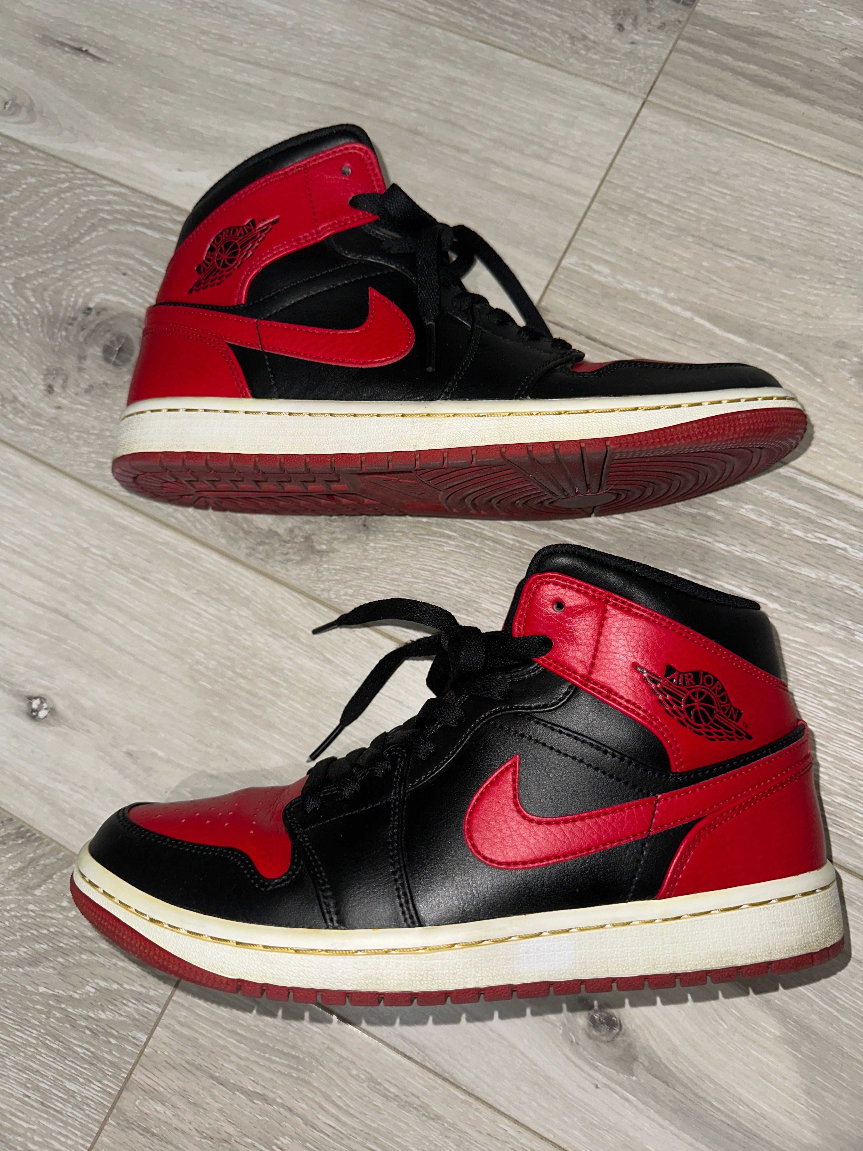 Nike Air Jordan 1 Mid "Bred"