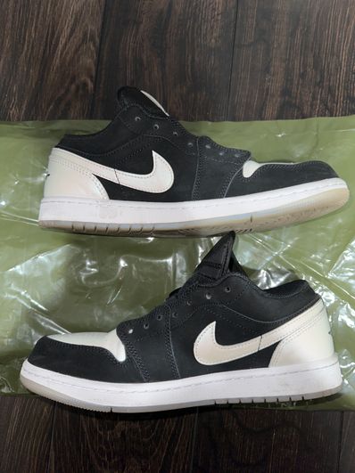 Nike Air Jordan 1 Low "Omega/Black/White"