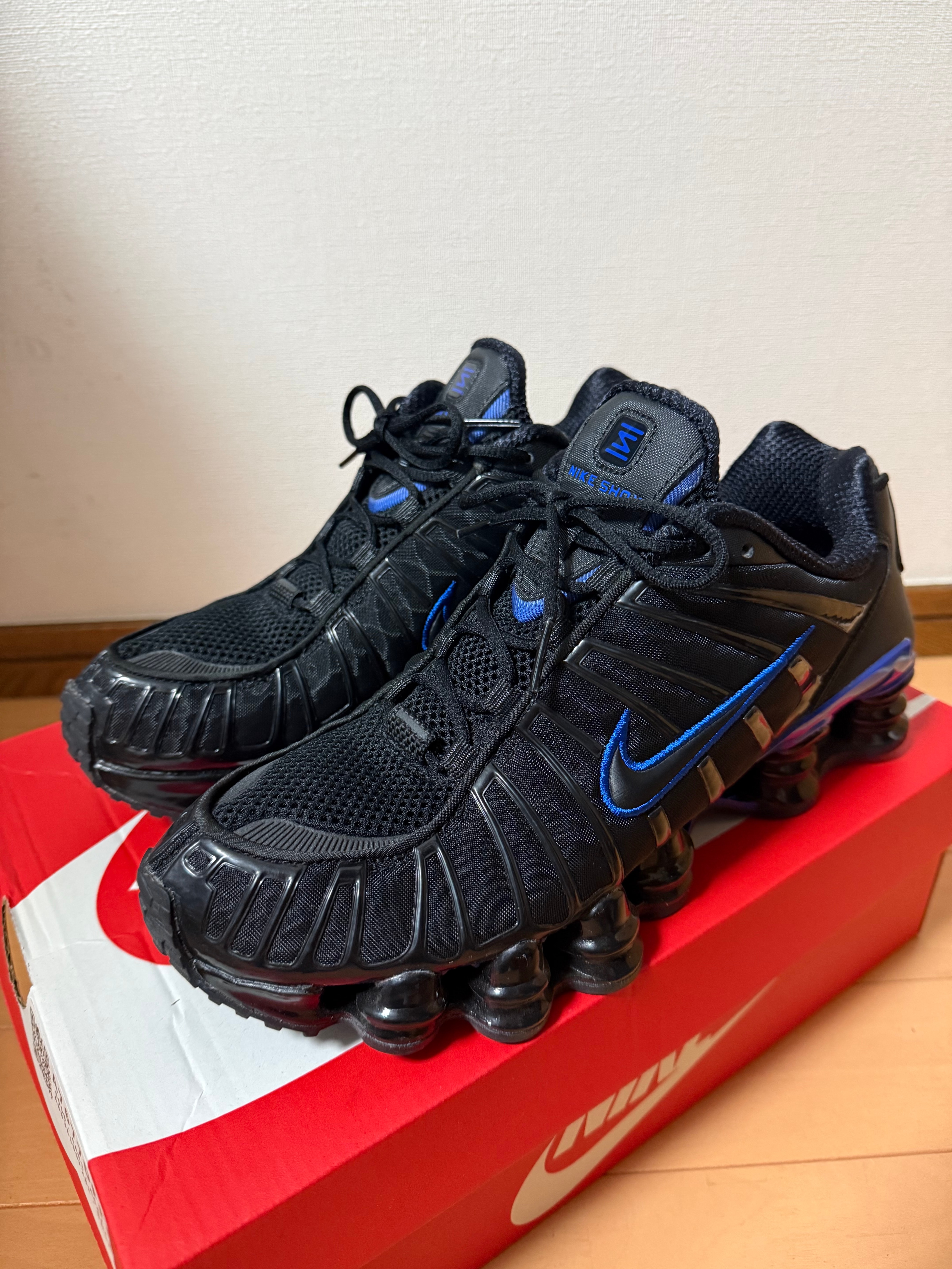 ナイキ ショックス TL "ブラック/レーサー ブルー"