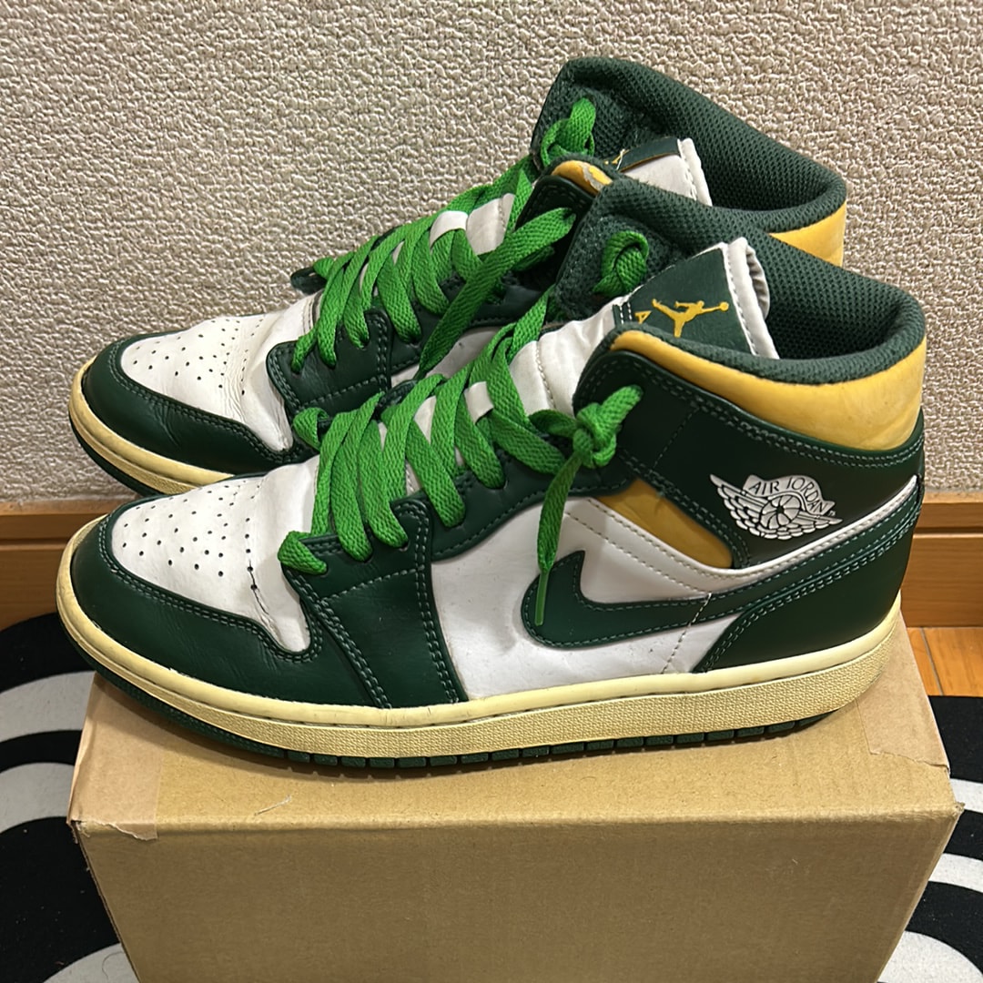 ナイキ エアジョーダン1 ミッド 