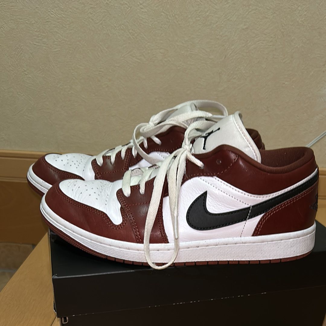 Nike Air Jordan 1 Low SE "Dark Pony"