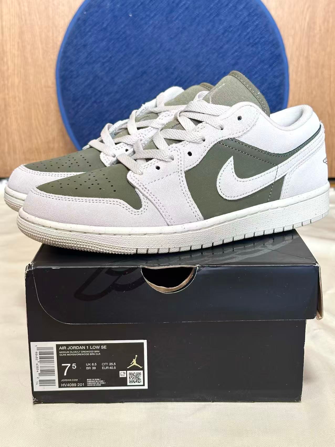 Nike Air Jordan 1 Low SE "Medium Olive"