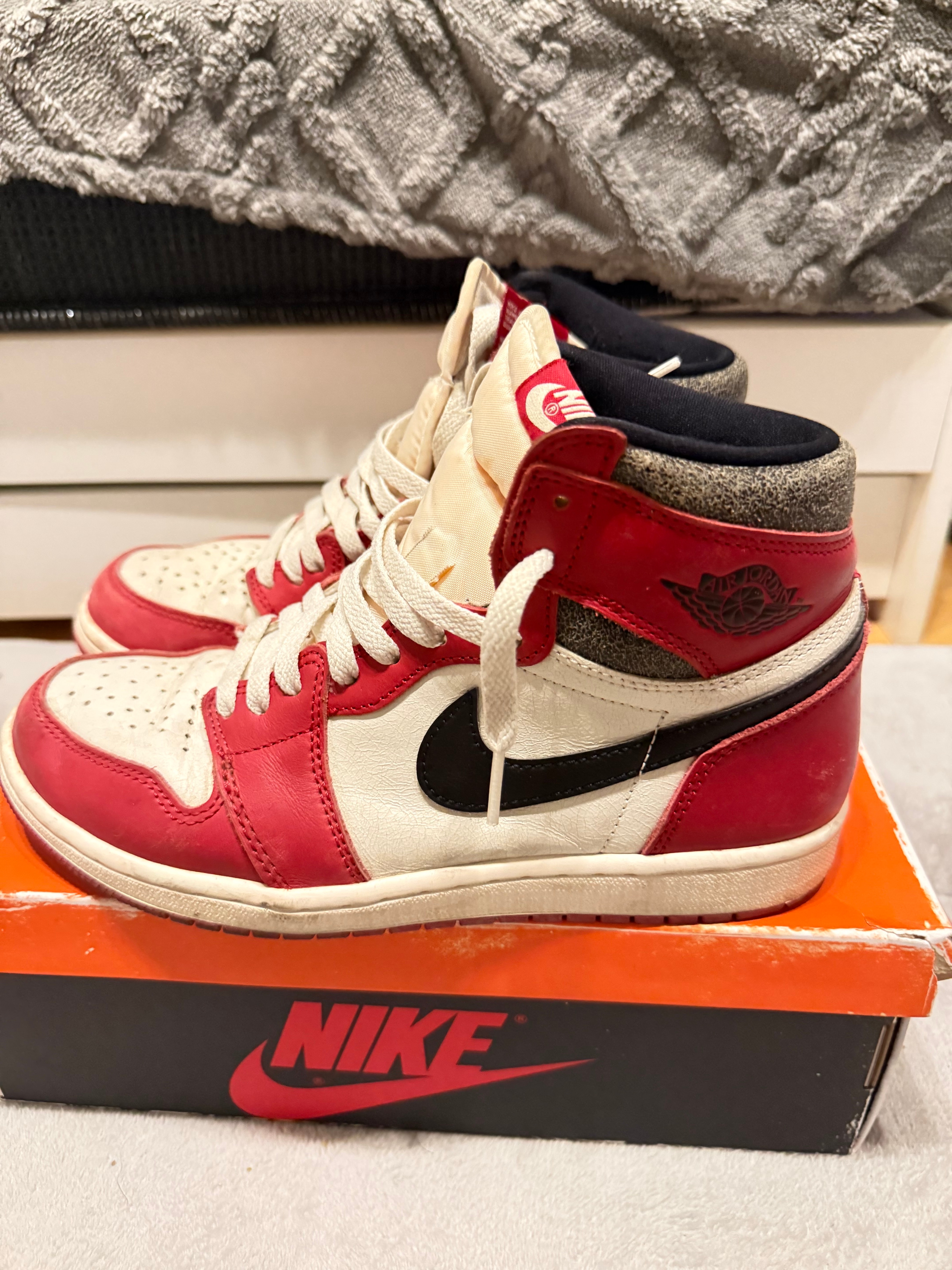 Nike Air Jordan 1 High OG "Lost & Found/Chicago"
