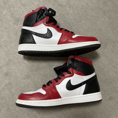 Nike Women's Air Jordan 1 High OG "Satin Red"
