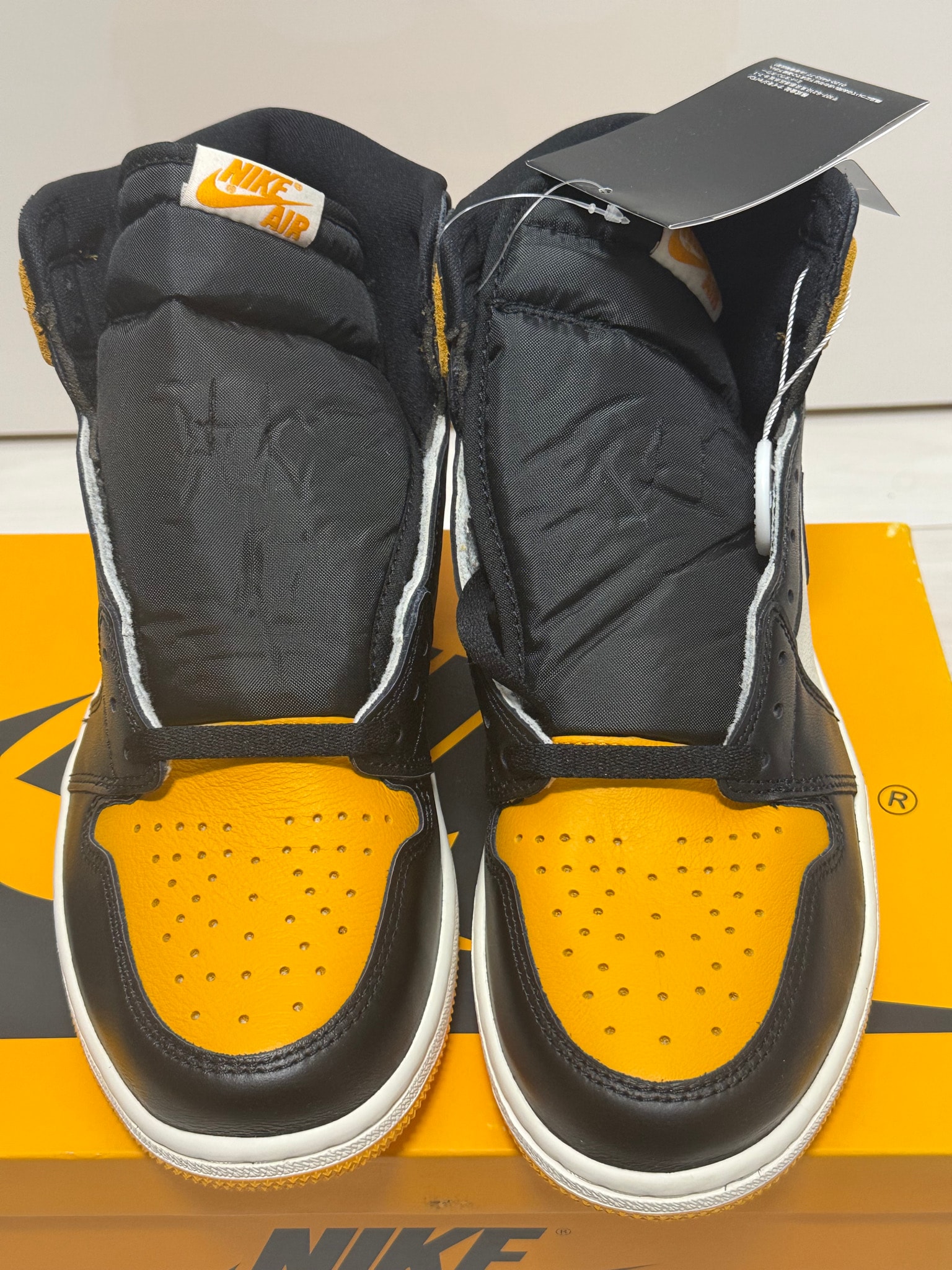 Nike Air Jordan 1 Retro High OG "Taxi"